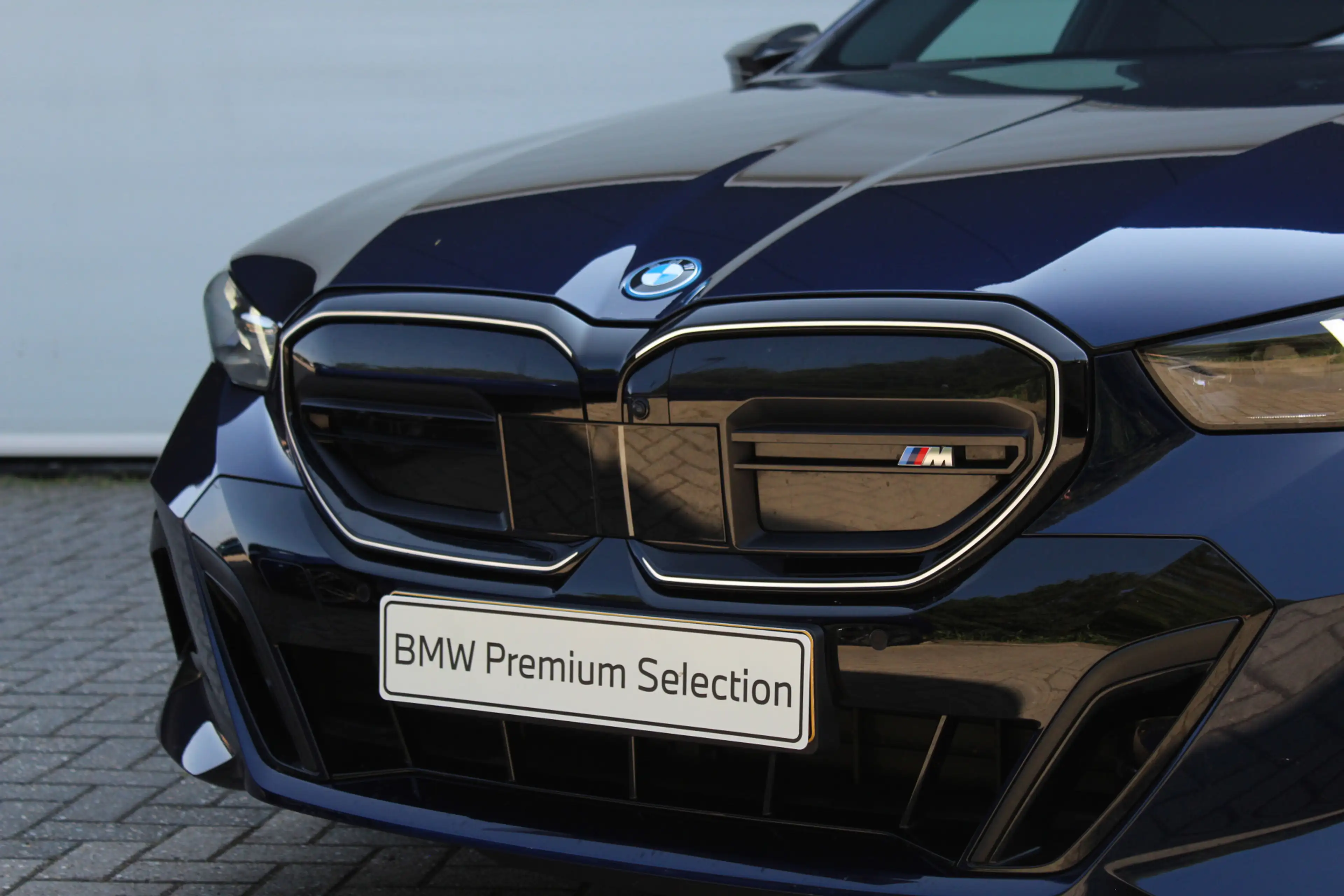 BMW i5 Touring M60 xDrive / Trekhaak / Panoramadak / Bowe — photo 10