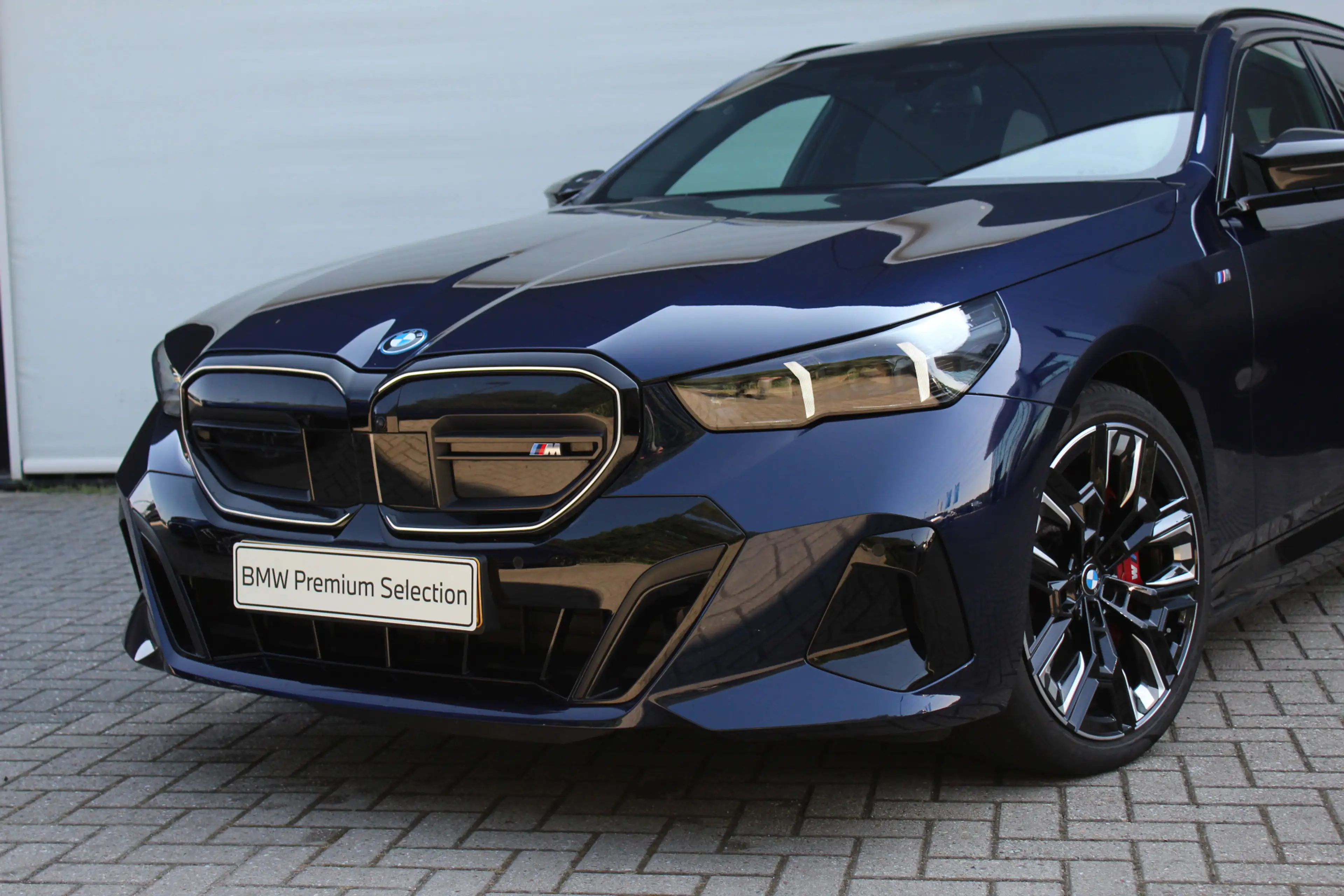 BMW i5 Touring M60 xDrive / Trekhaak / Panoramadak / Bowe — photo 9