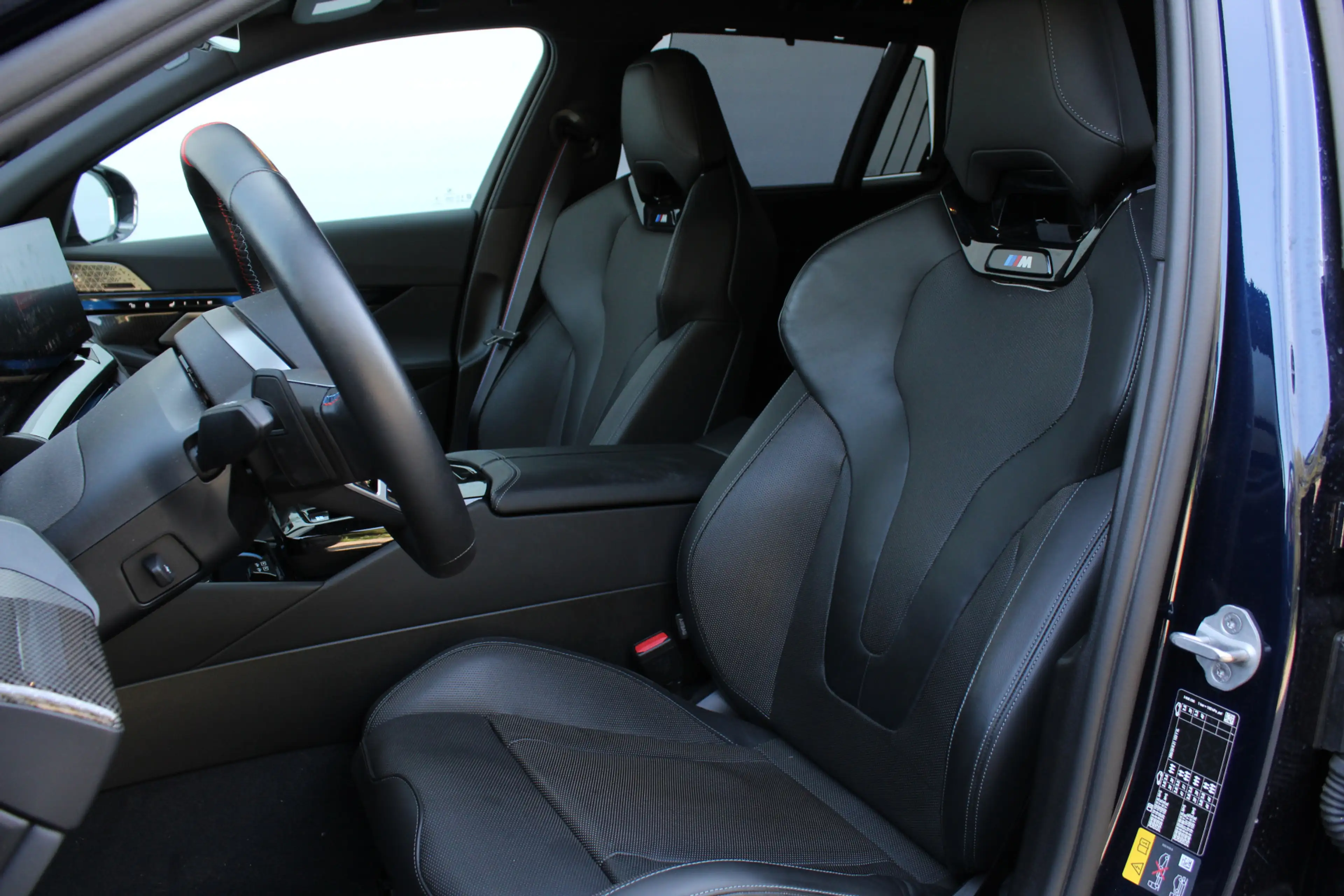 BMW i5 Touring M60 xDrive / Trekhaak / Panoramadak / Bowe — photo 11