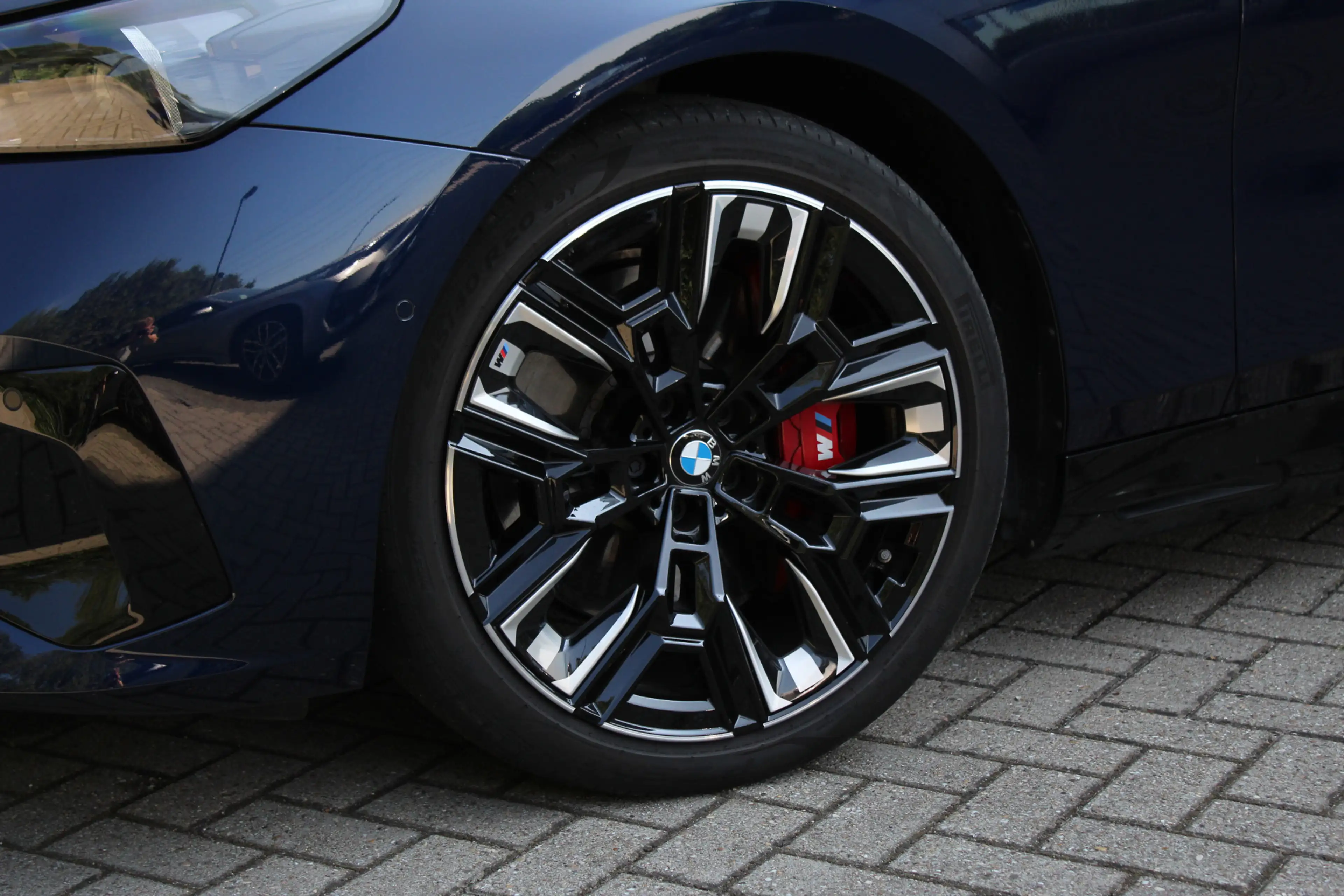 BMW i5 Touring M60 xDrive / Trekhaak / Panoramadak / Bowe — photo 12