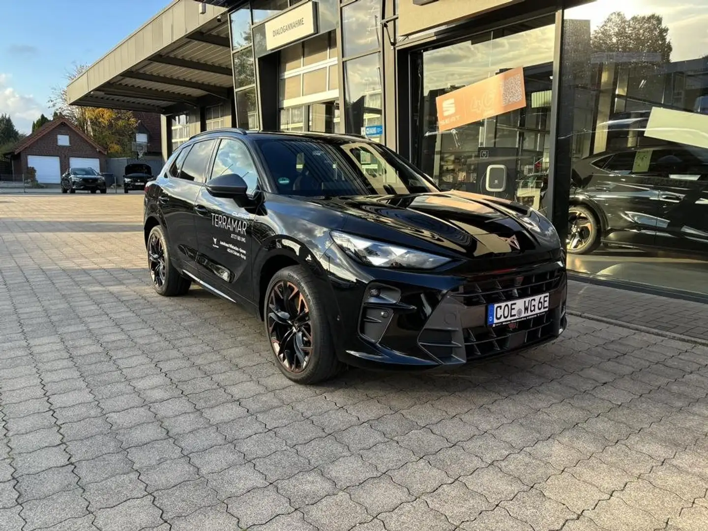 CUPRA Terramar VZ 1.5 e-Hybrid DSG 200kW (272PS) Černá - 1