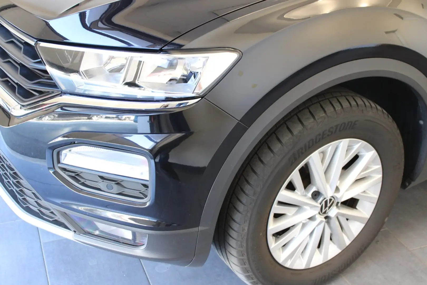 Volkswagen T-Roc Design TSI Schwarz - 2