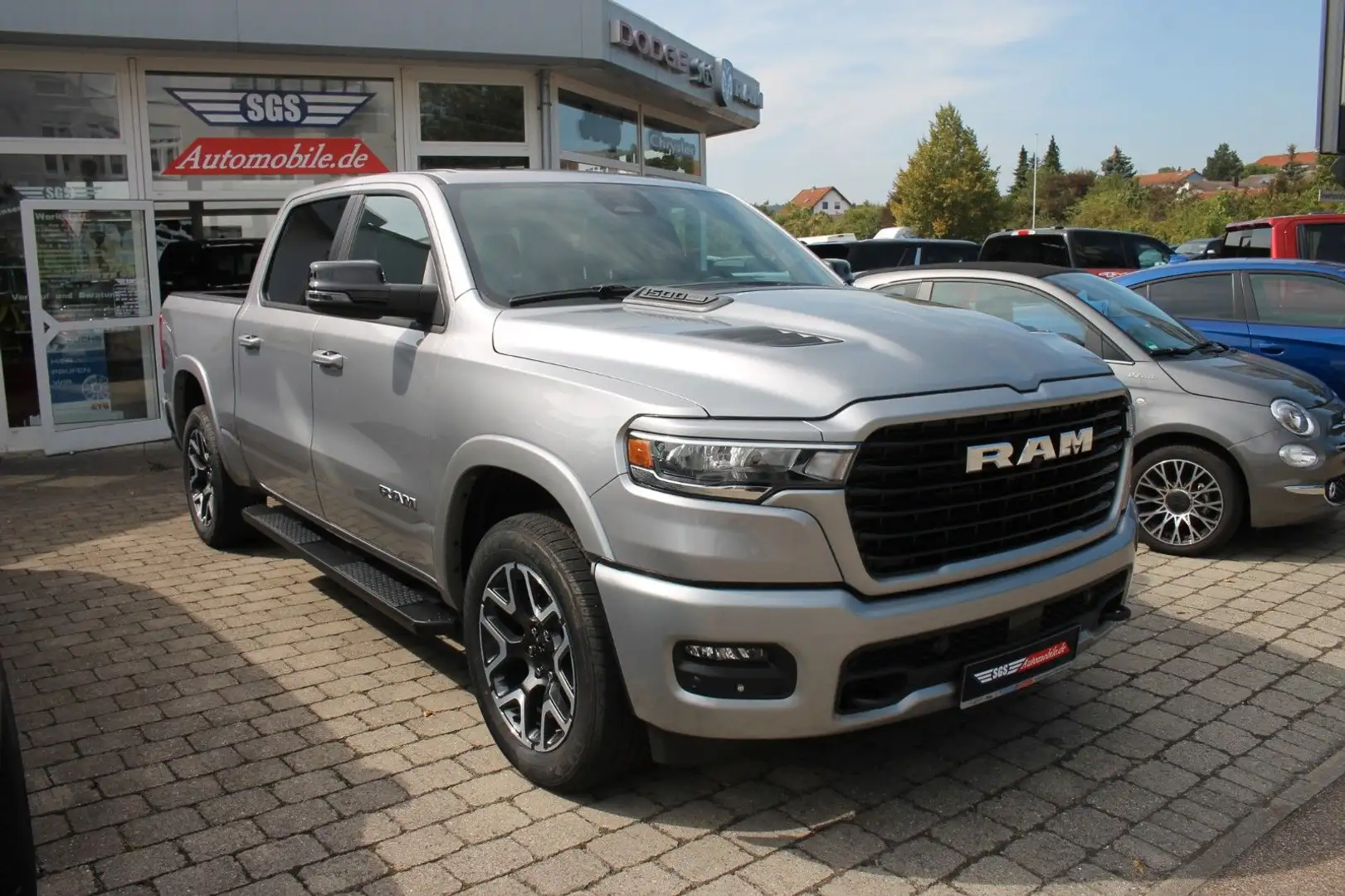 Dodge RAM 1500 Laramie Sport Crew Cab 4x4 MY25 3.0 LPG Silber - 1