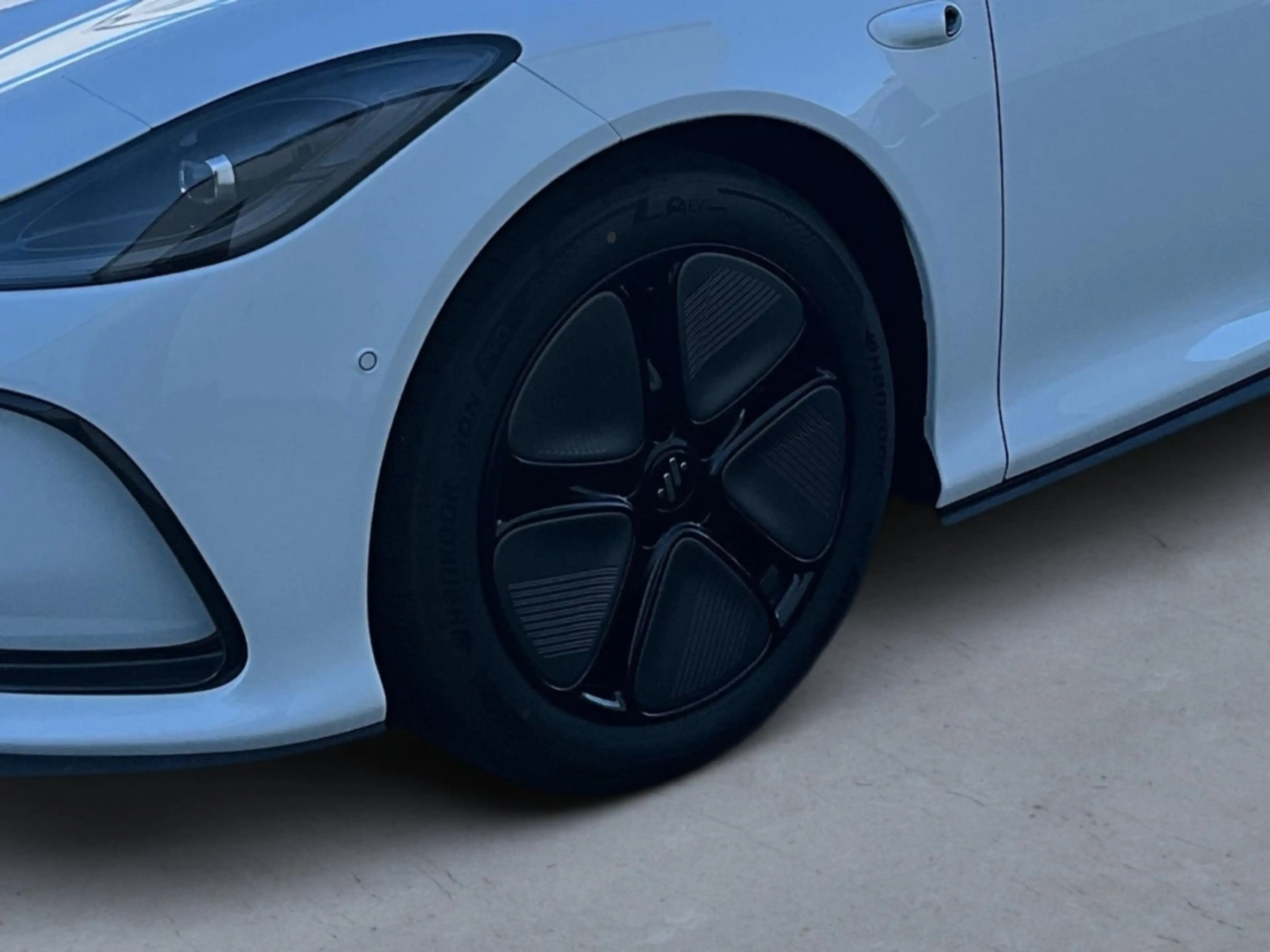 MG 100 kWh Premium 800V 360 Grad Kamera Klima — photo 6