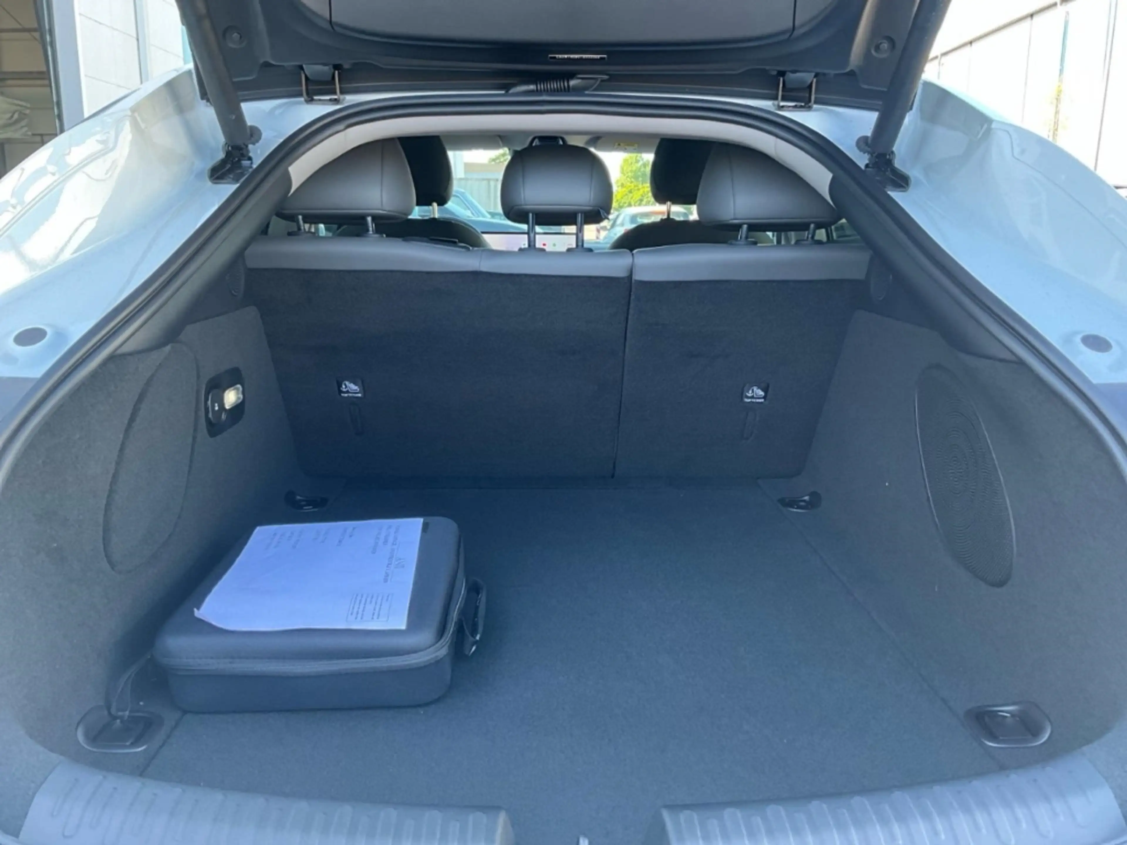 MG 100 kWh Premium 800V 360 Grad Kamera Klima — photo 12