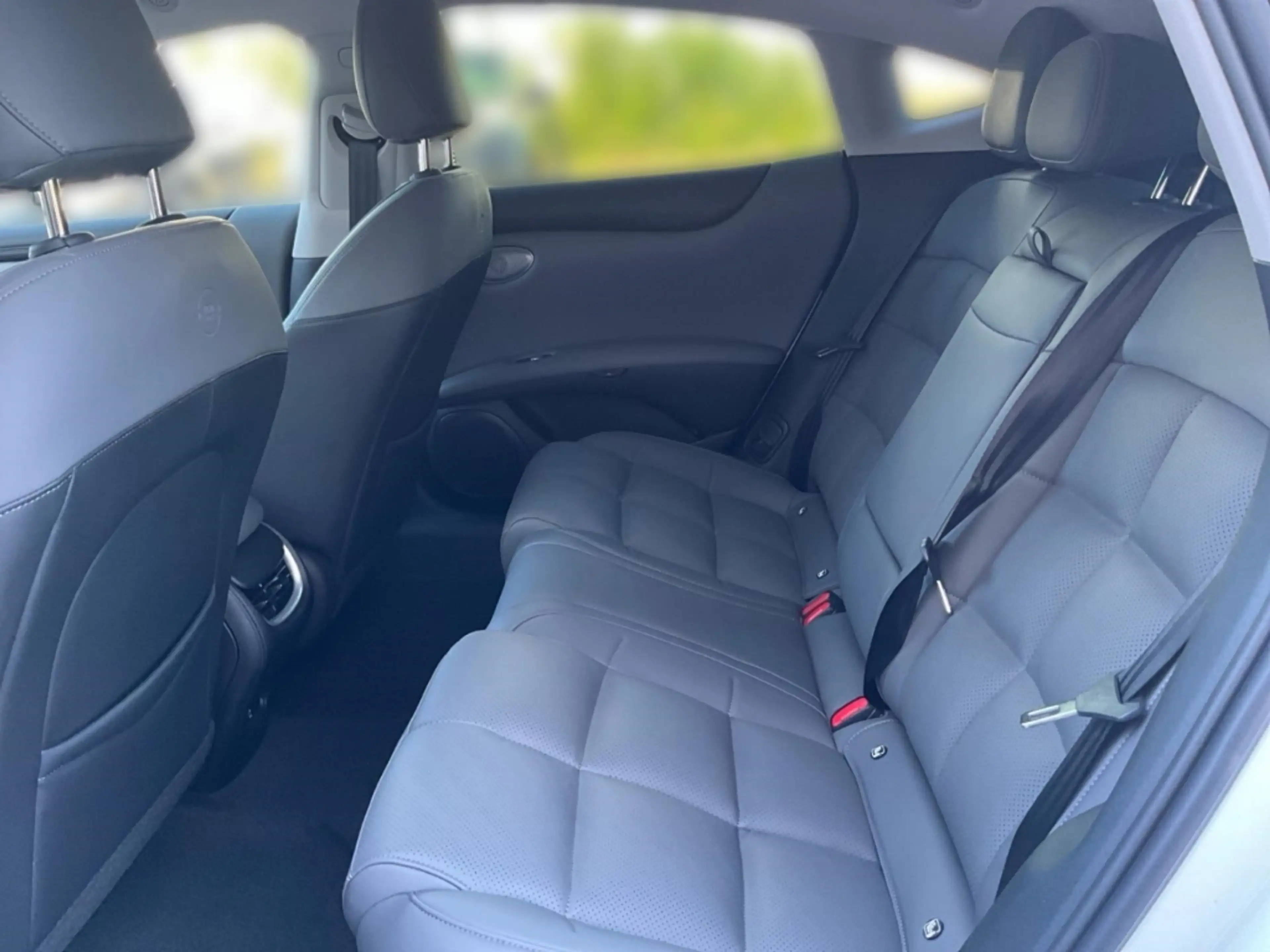MG 100 kWh Premium 800V 360 Grad Kamera Klima — photo 11