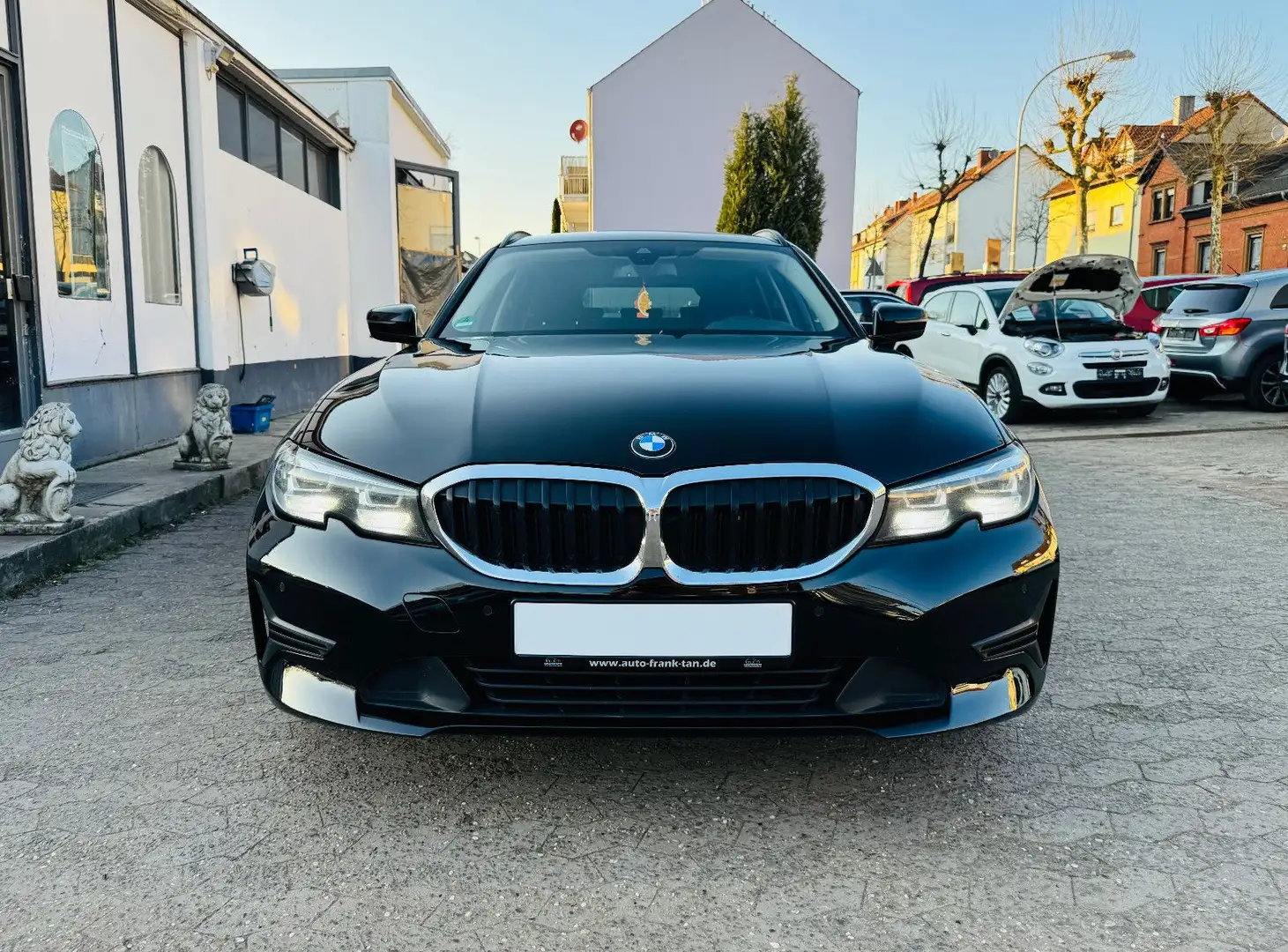 BMW 320 d touring Mild-Hybrid Automatik LED PDC AHK Schwarz - 2