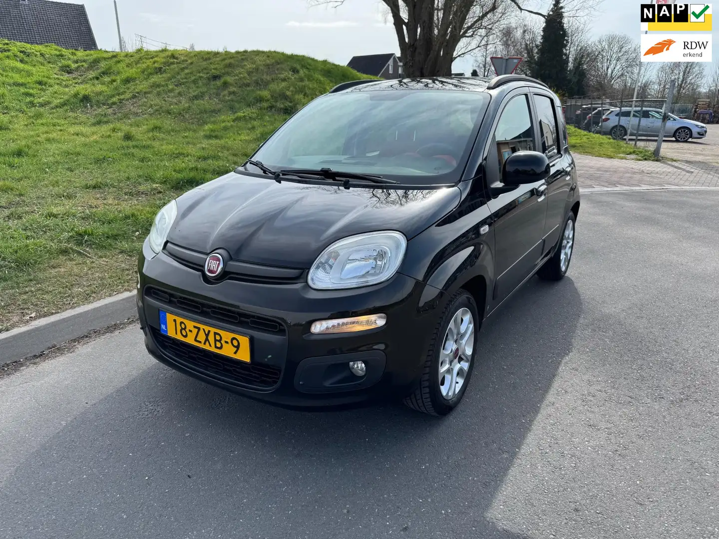 Fiat Panda 0.9 TwinAir Lounge Airco LM velgen Zwart - 1