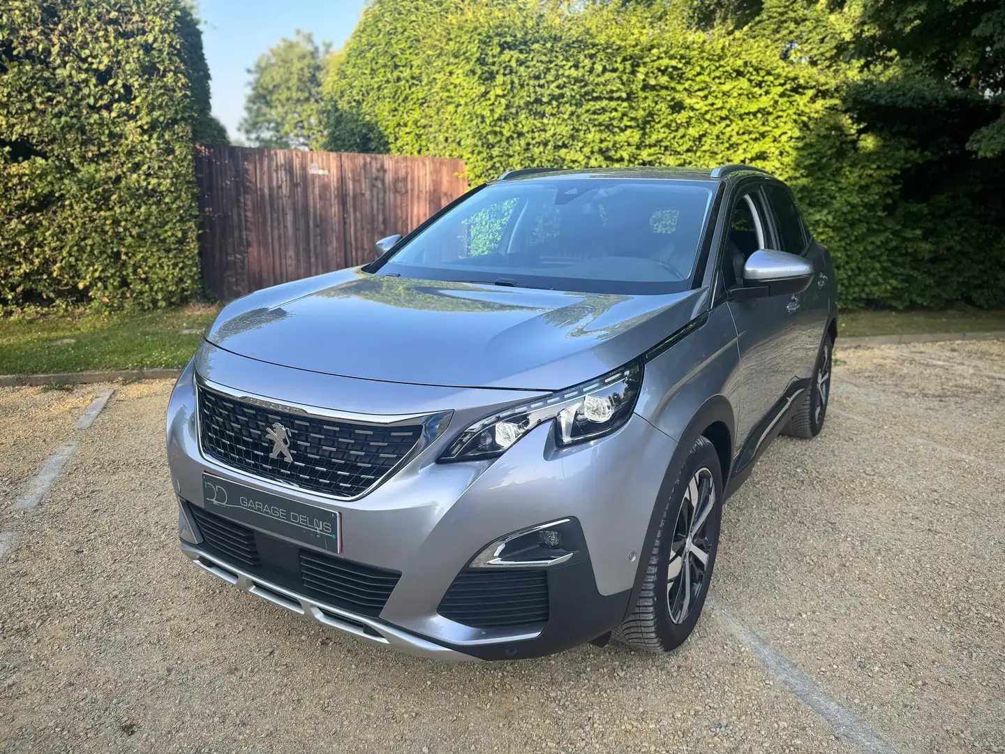 Peugeot 3008 1.2 PureTech Allure (EU6.2) Gris - 1