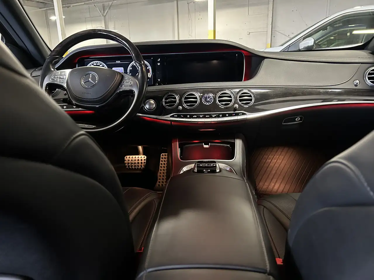 Mercedes-Benz S-Class снимка Mercedes-Benz S-Class