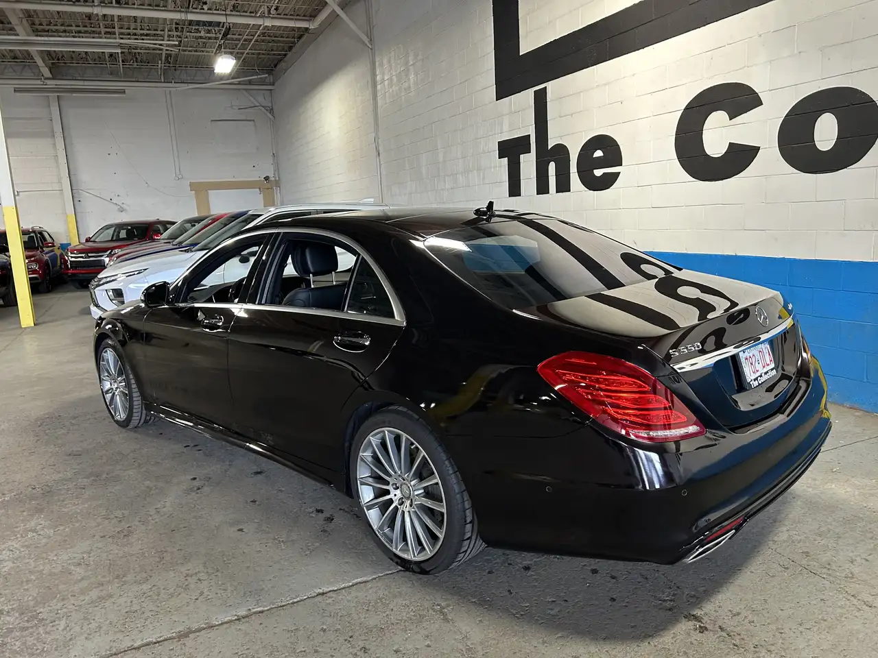 Mercedes-Benz S-Class снимка Mercedes-Benz S-Class