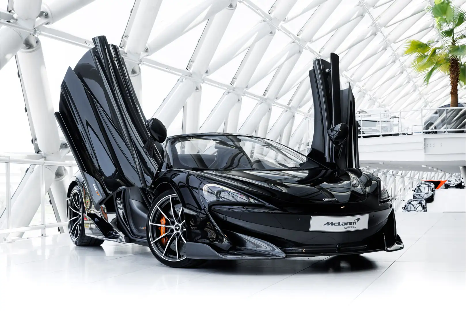 McLaren 600LT Spider 3.8 V8 | Senna Seats | Carbon Sills | Zwart - 2