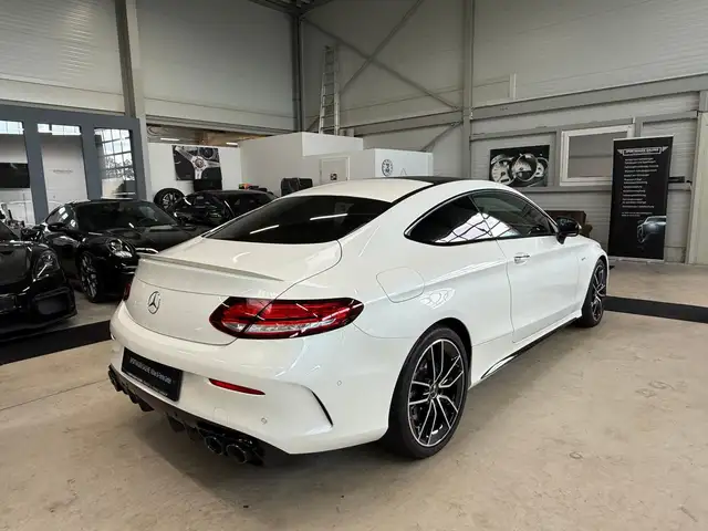 Mercedes-Benz C view 11