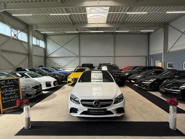 Mercedes-Benz C view 2