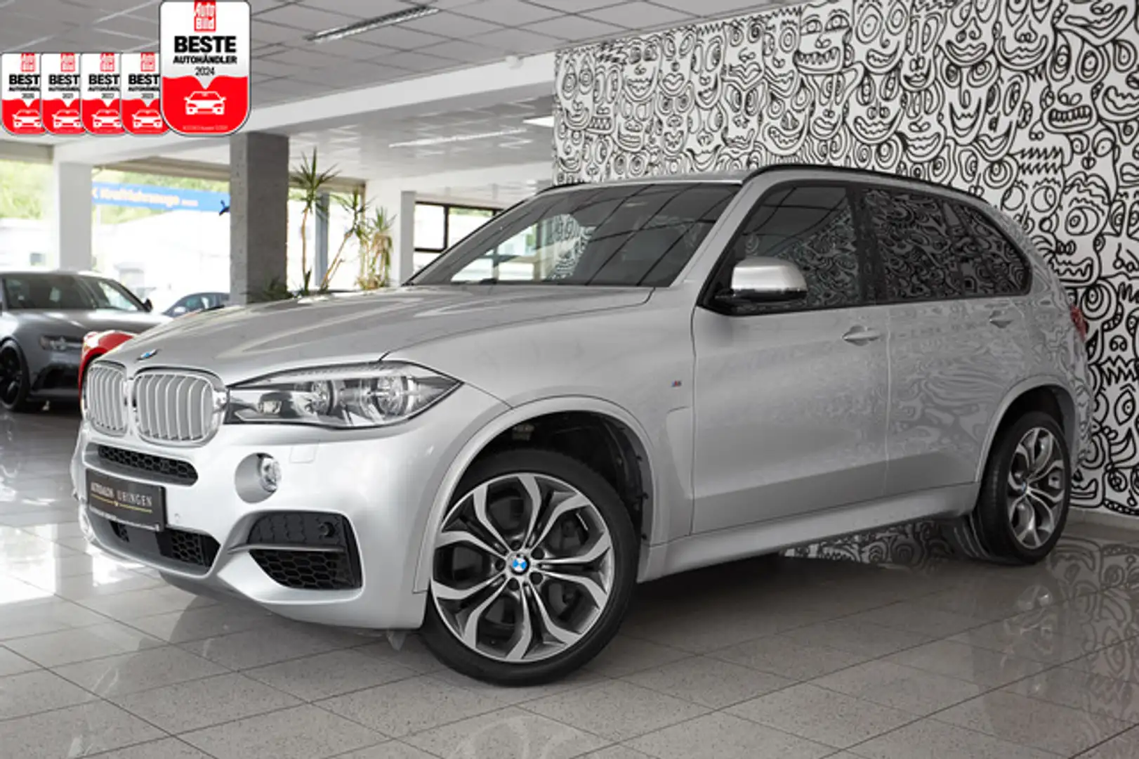 BMW X5 M50 d SPORT-AUTO*PANO*ACC*NACHTSICHT*AHK*TV* Zilver - 1