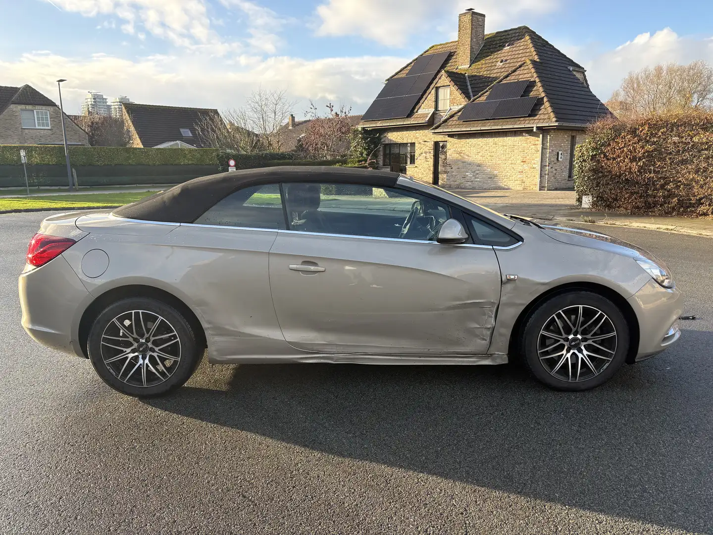 Opel Cascada Benzine Met Schade ! - 1