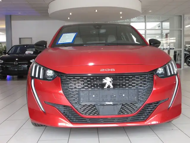 Peugeot GT Pack view 2