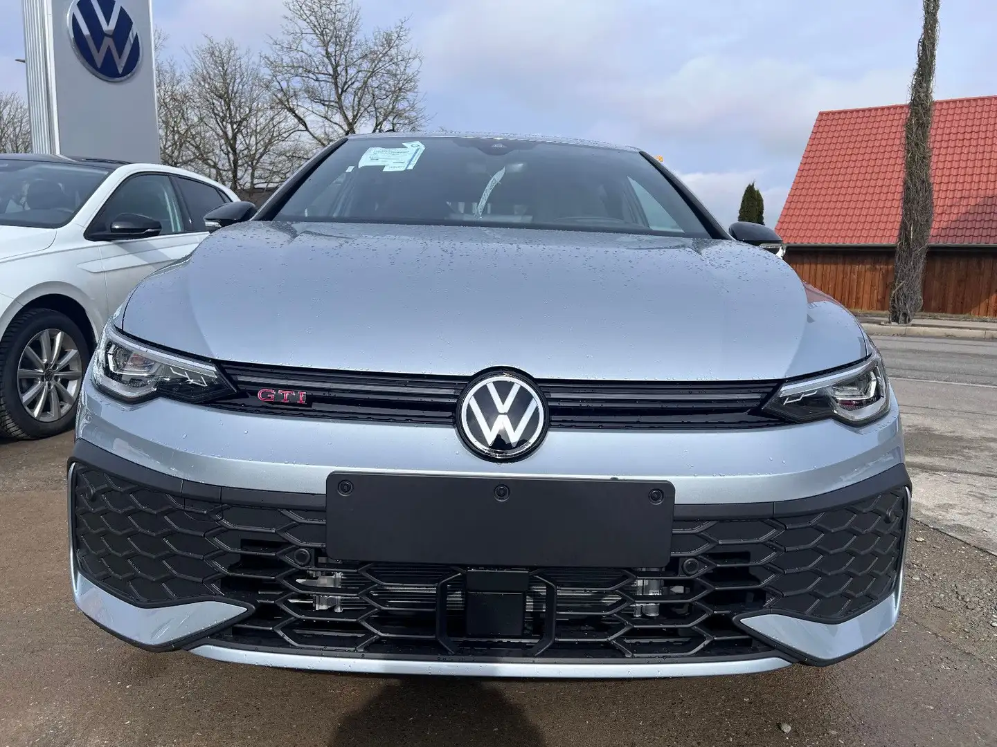 Volkswagen Golf VIII Lim. 2.0 TSI 195 kW GTI Plateado - 1