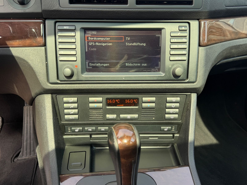BMW 530 i A Exclusive Leder Schiebedach Navi Memory — photo 9