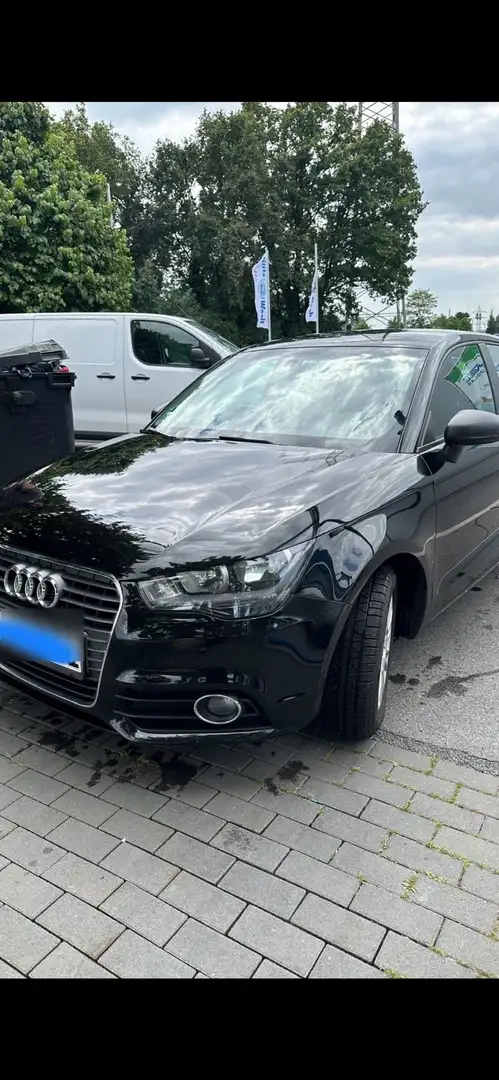 Audi A1 attraction Schwarz - 2