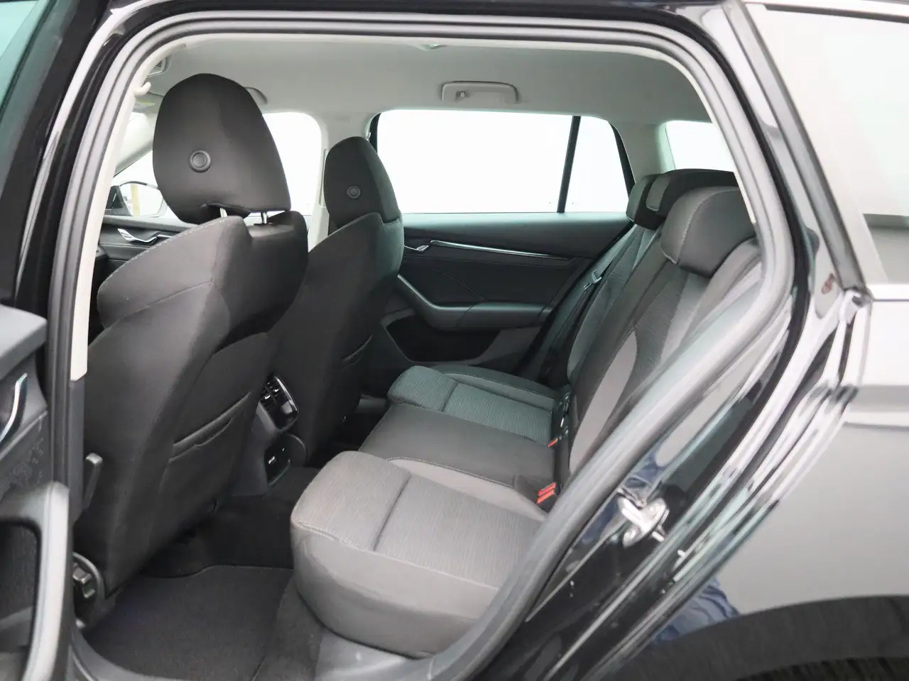 Skoda Octavia Combi 2.0 CRTDI 85kW Clever PDC V+A Carplay, миниатюра 12