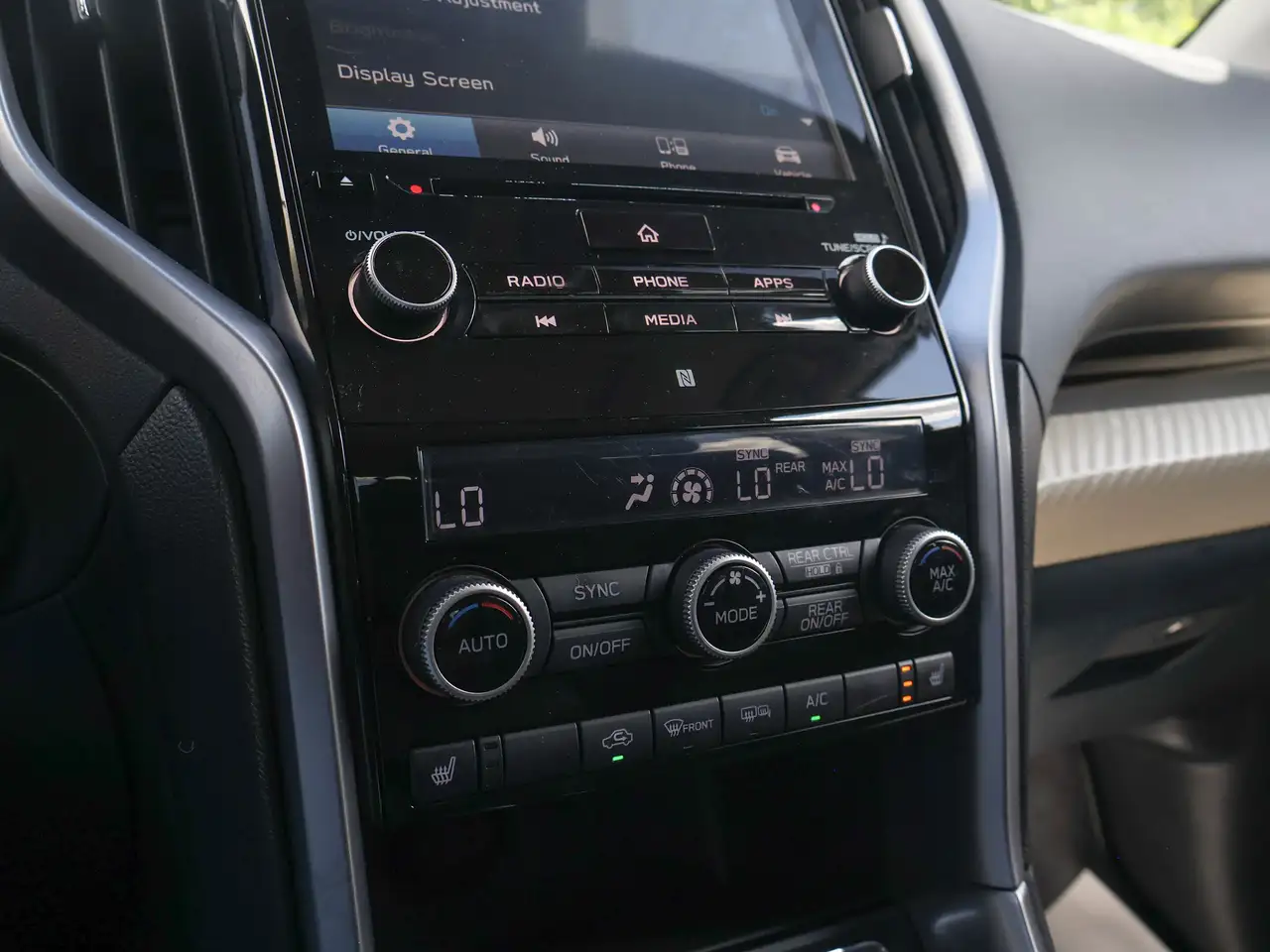 Subaru Ascent снимка Subaru Ascent