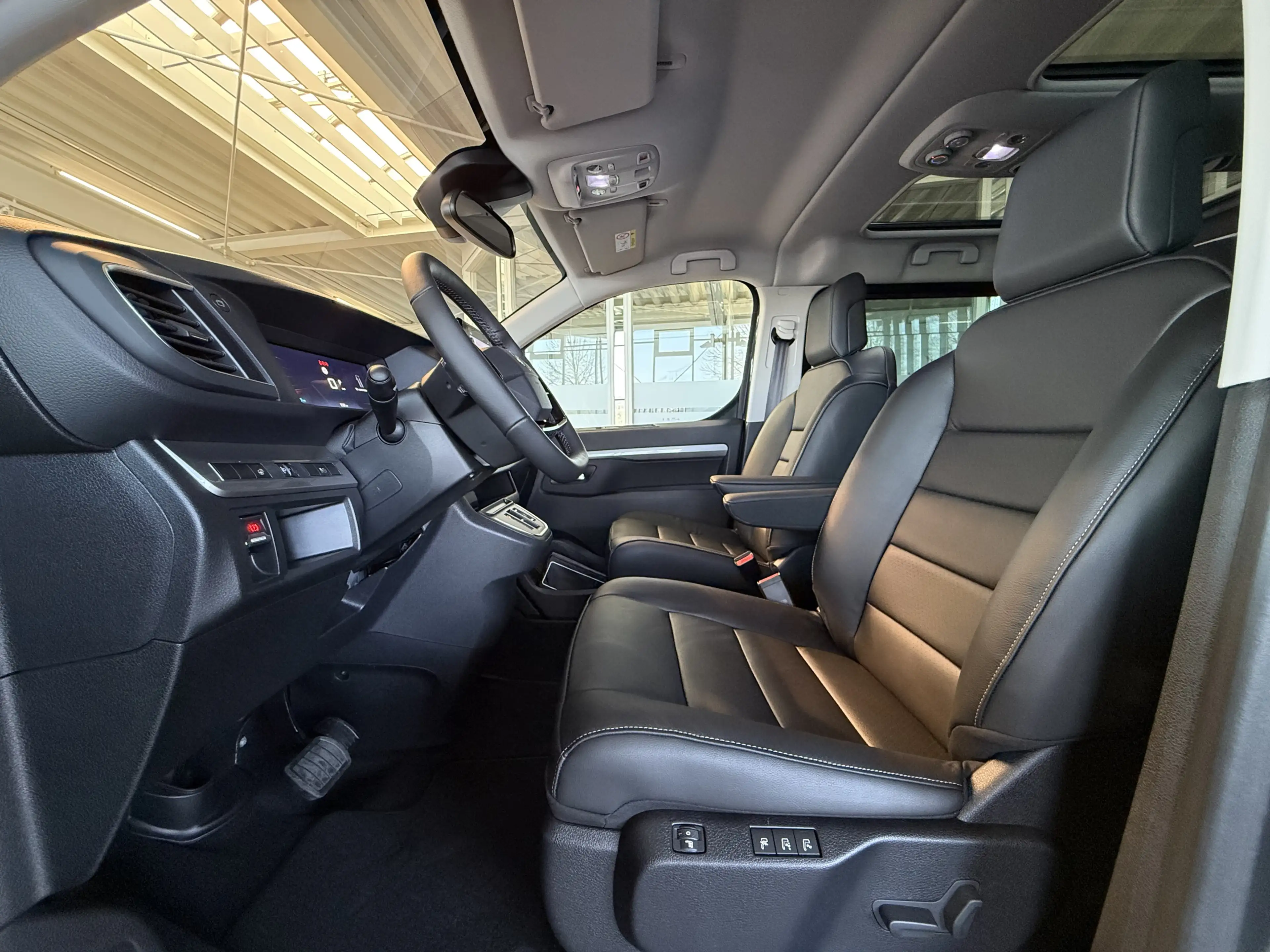 Citroen Spacetourer Max XL 2,2 Diesel 180 Autom AHK Pano — photo 13