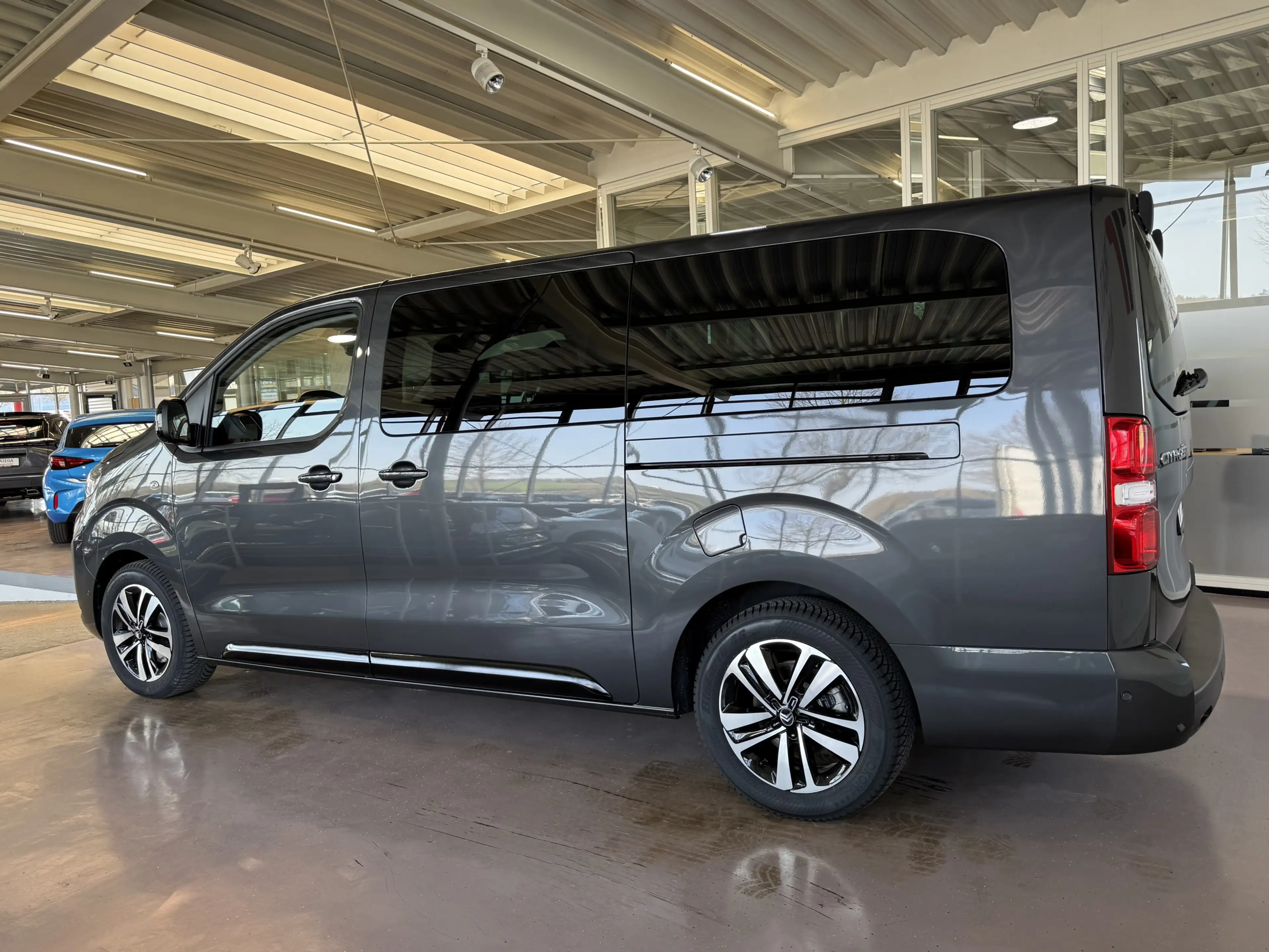 Citroen Spacetourer Max XL 2,2 Diesel 180 Autom AHK Pano — photo 4