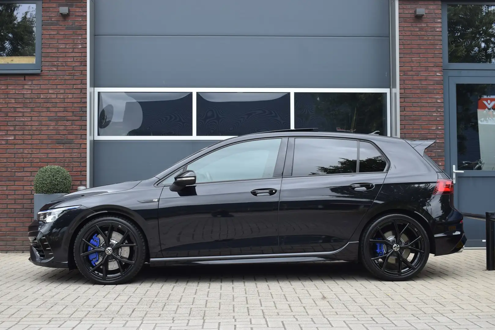 Volkswagen Golf R Performance 2.0 TSI 320pk 4-Motion | Pano | HUD | Black - 2