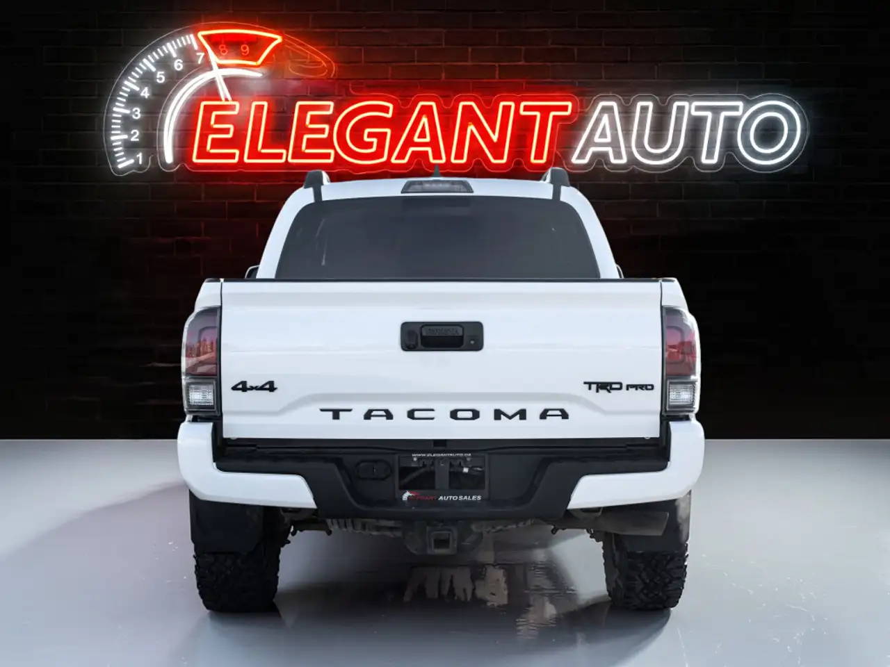 Toyota Tacoma снимка Toyota Tacoma