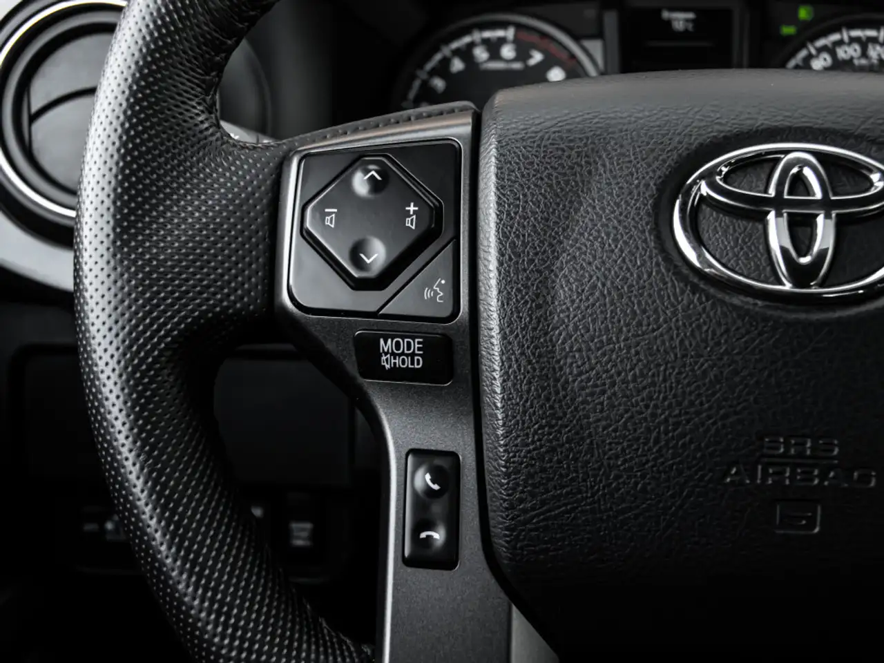 Toyota Tacoma снимка Toyota Tacoma