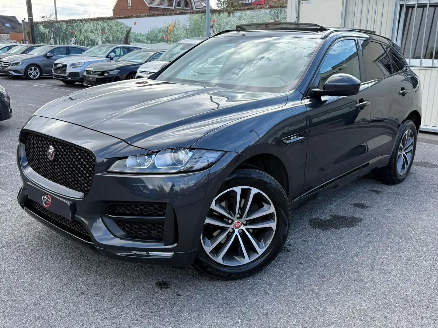 Jaguar F-Pace 2.0 D AWD R-Sport / PACK SPORT / PANO / CUIR / LED Schwarz - 1
