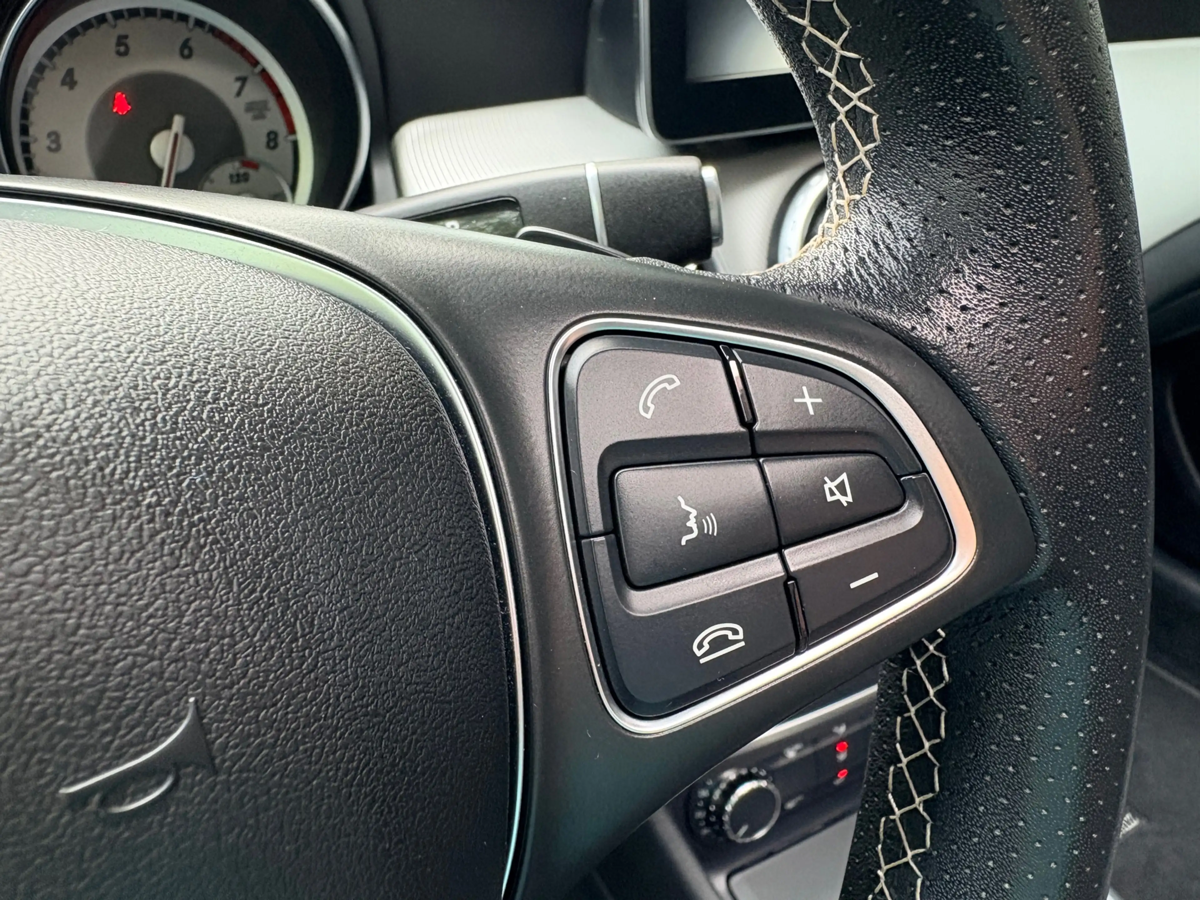 Mercedes-Benz GLA 180 Prestige 50Dkm/Schuifdak/Navi/Clima/Cruise/Dealer — photo 17
