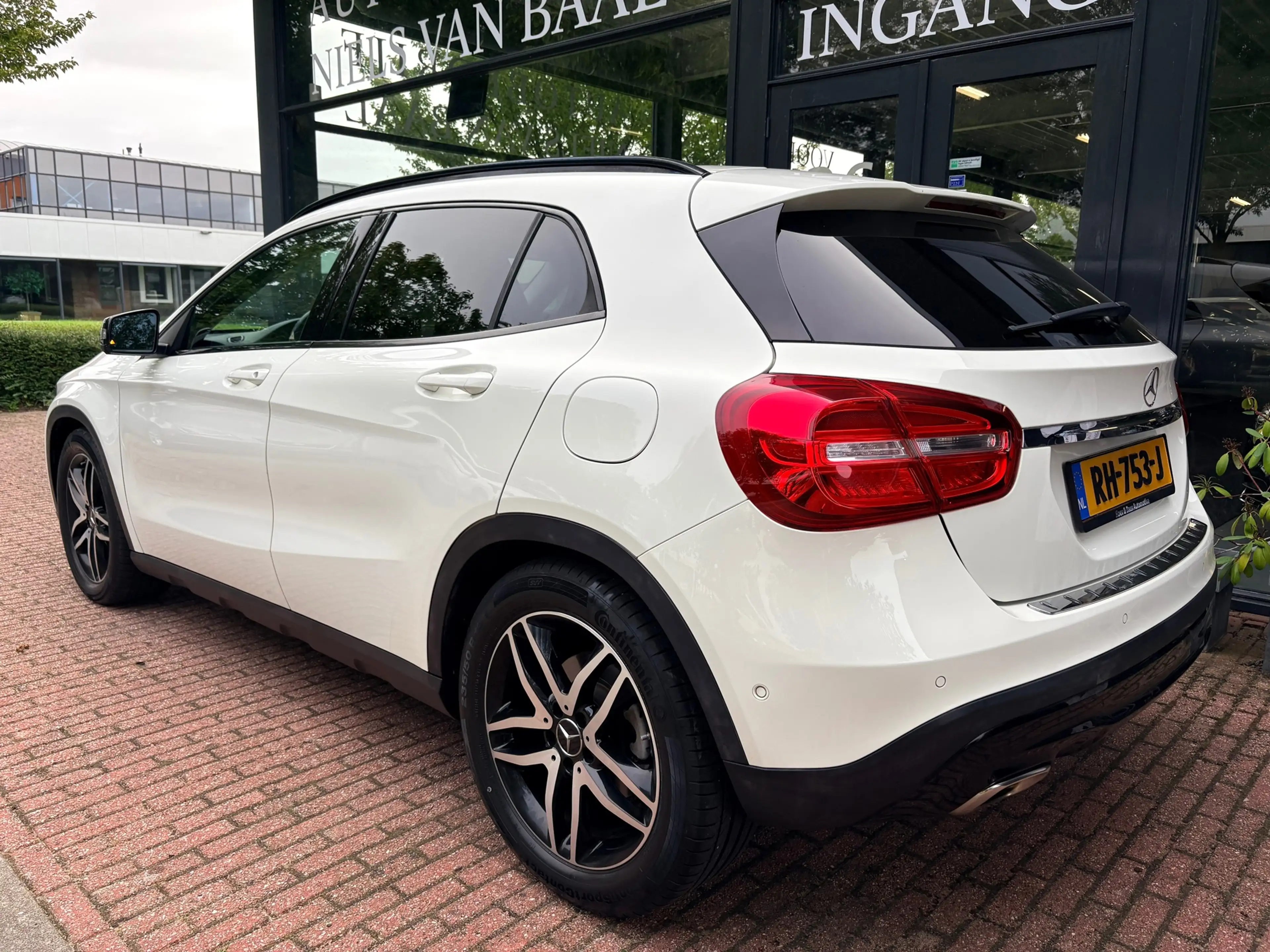 Mercedes-Benz GLA 180 Prestige 50Dkm/Schuifdak/Navi/Clima/Cruise/Dealer — photo 2