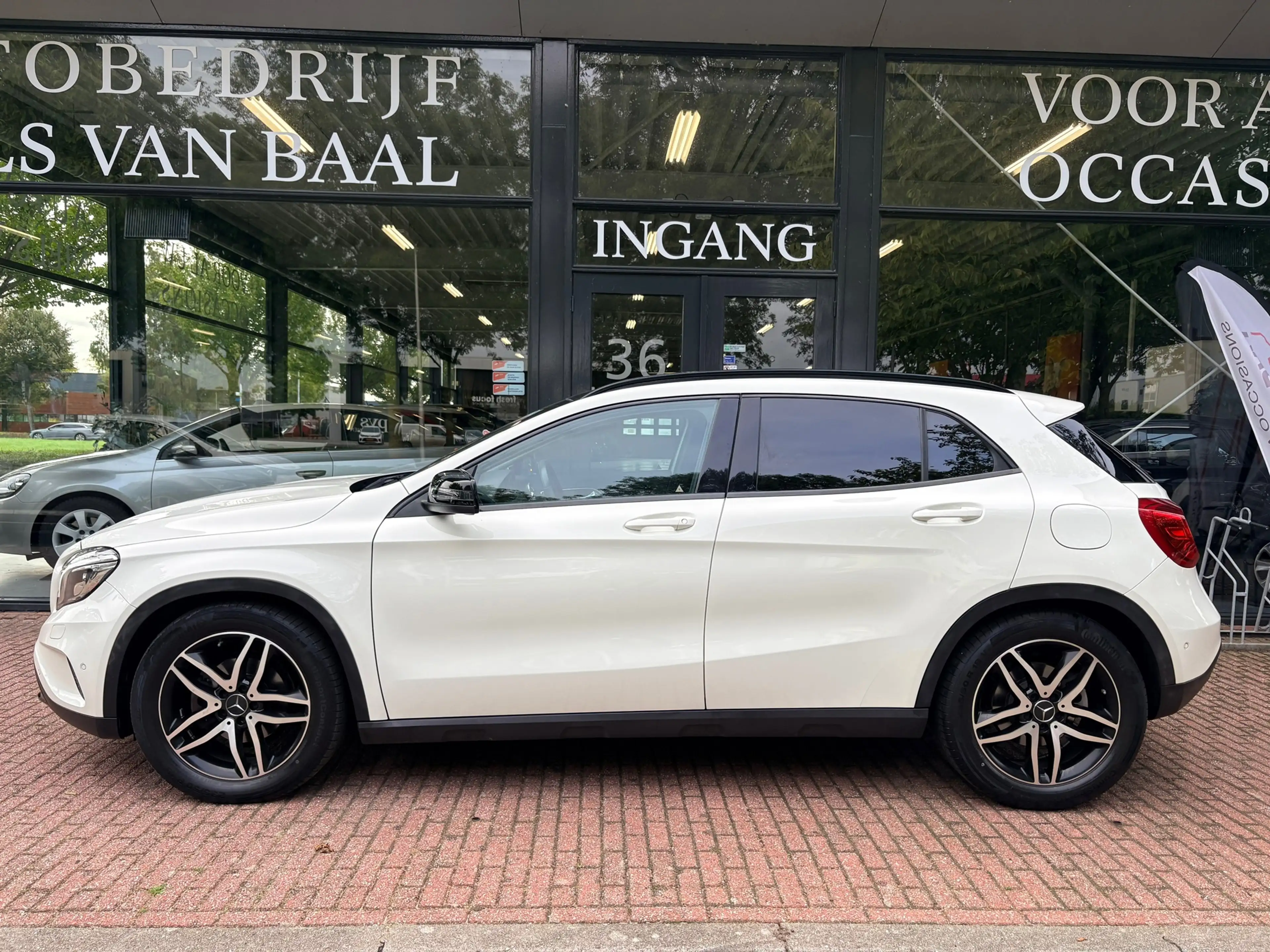 Mercedes-Benz GLA 180 Prestige 50Dkm/Schuifdak/Navi/Clima/Cruise/Dealer — photo 3