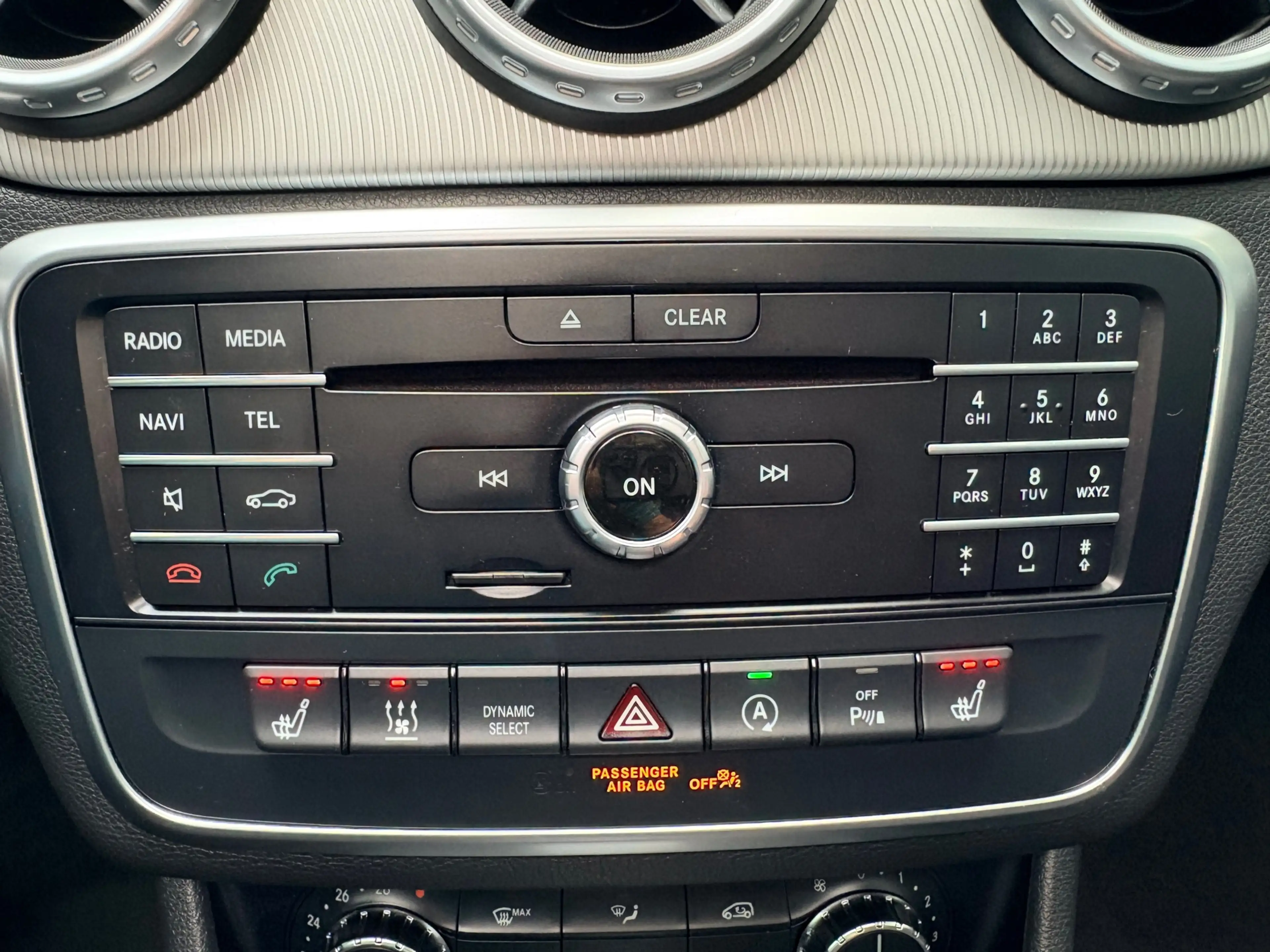 Mercedes-Benz GLA 180 Prestige 50Dkm/Schuifdak/Navi/Clima/Cruise/Dealer — photo 14