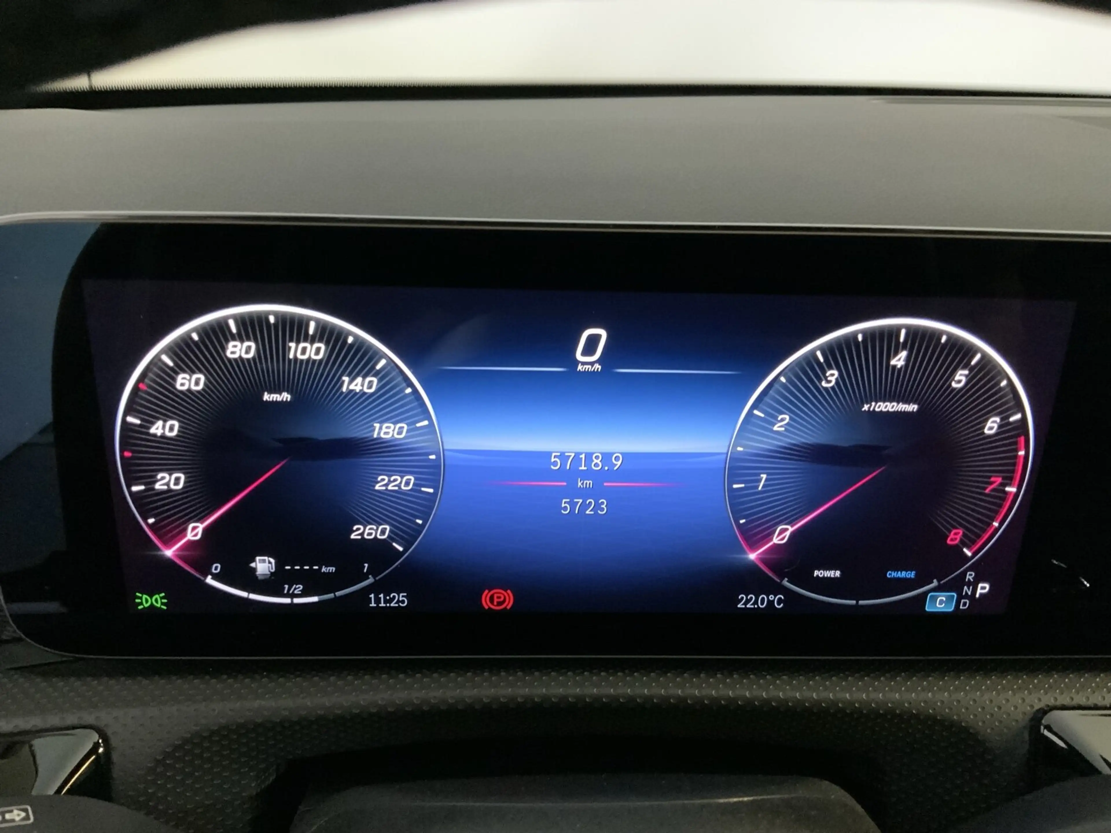 Mercedes-Benz CLA 180 CLA 180 SB Progressive AHK Winter-Paket RüKamera — photo 11