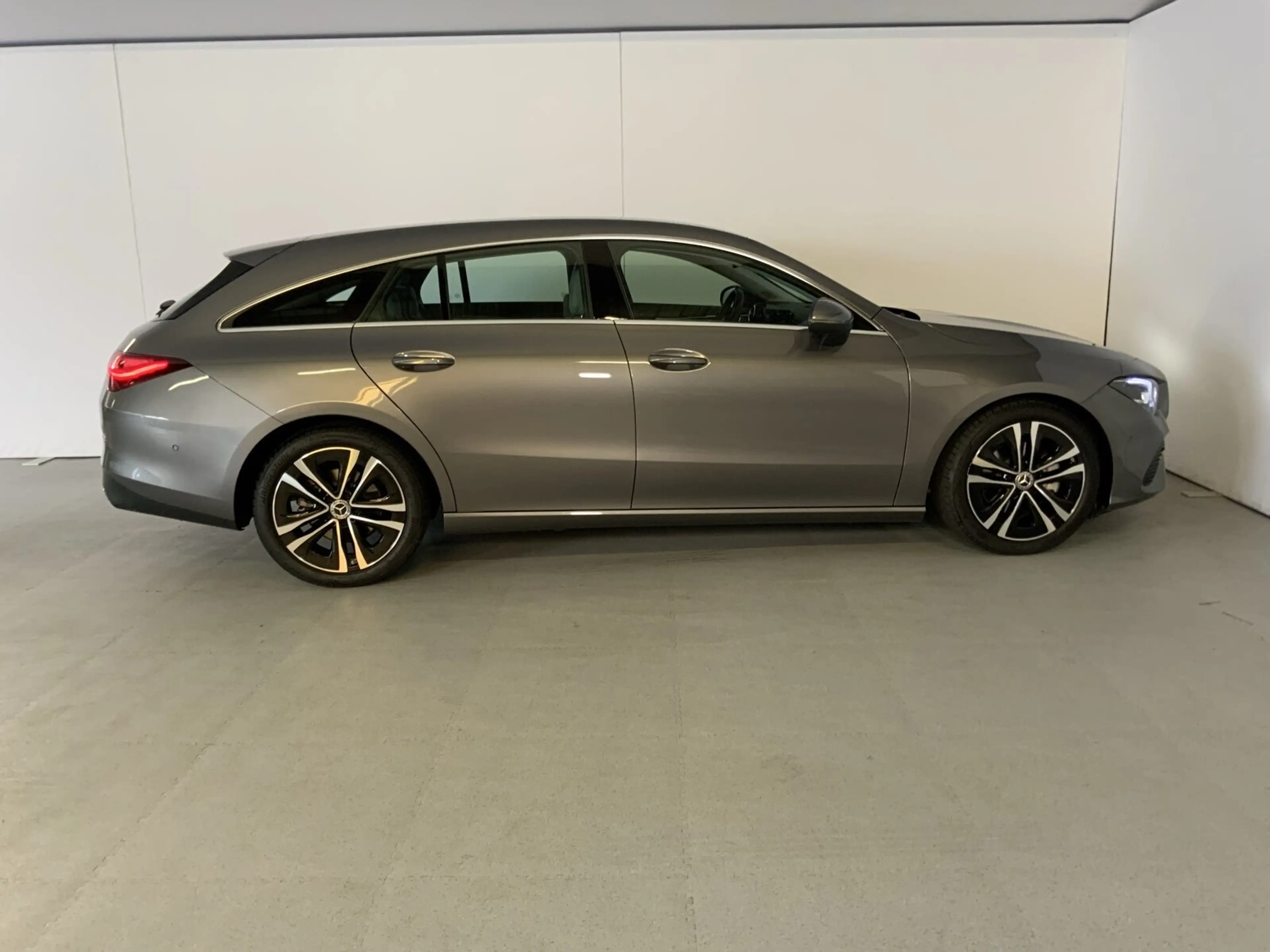 Mercedes-Benz CLA 180 CLA 180 SB Progressive AHK Winter-Paket RüKamera — photo 4