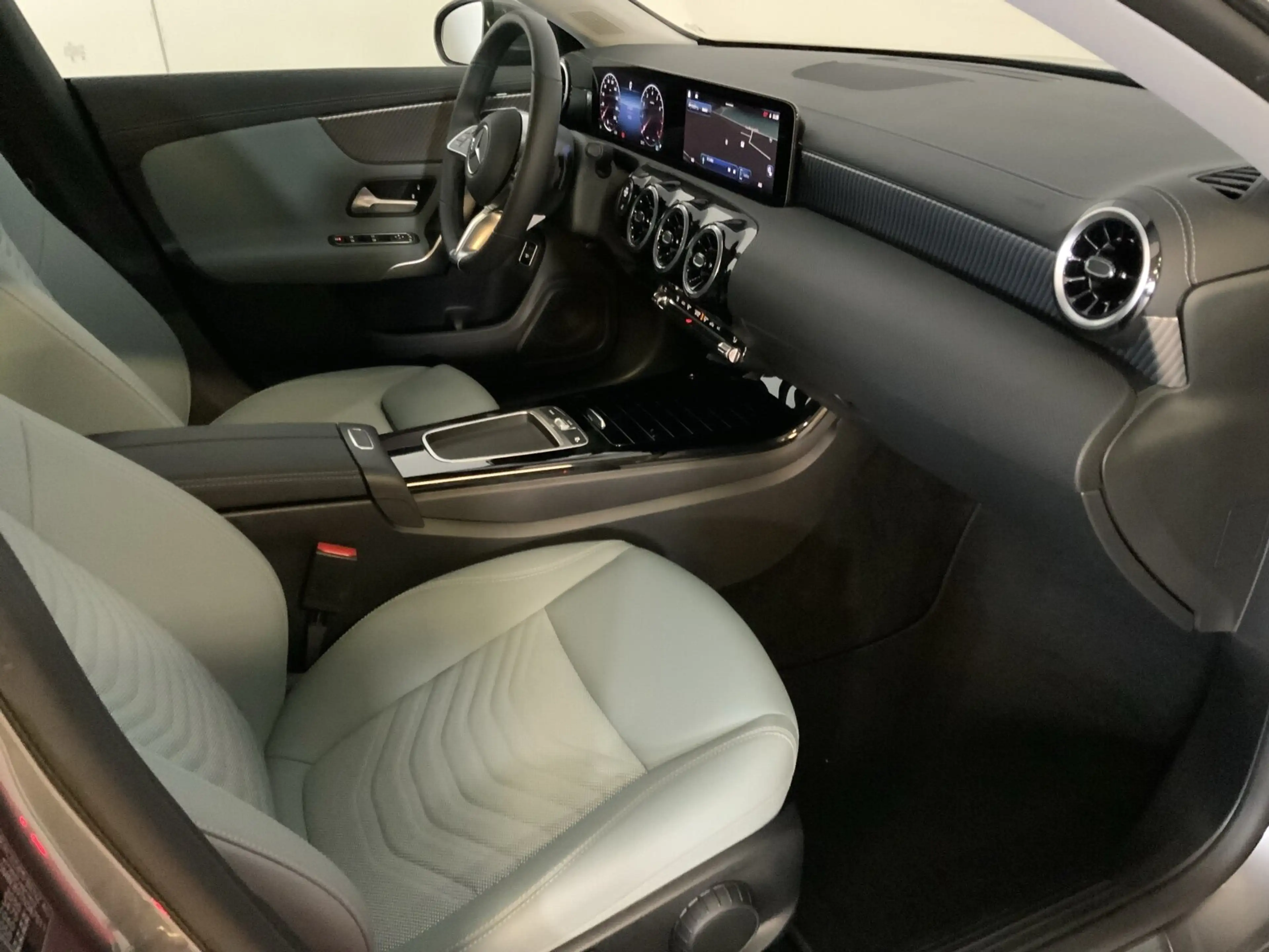 Mercedes-Benz CLA 180 CLA 180 SB Progressive AHK Winter-Paket RüKamera — photo 14