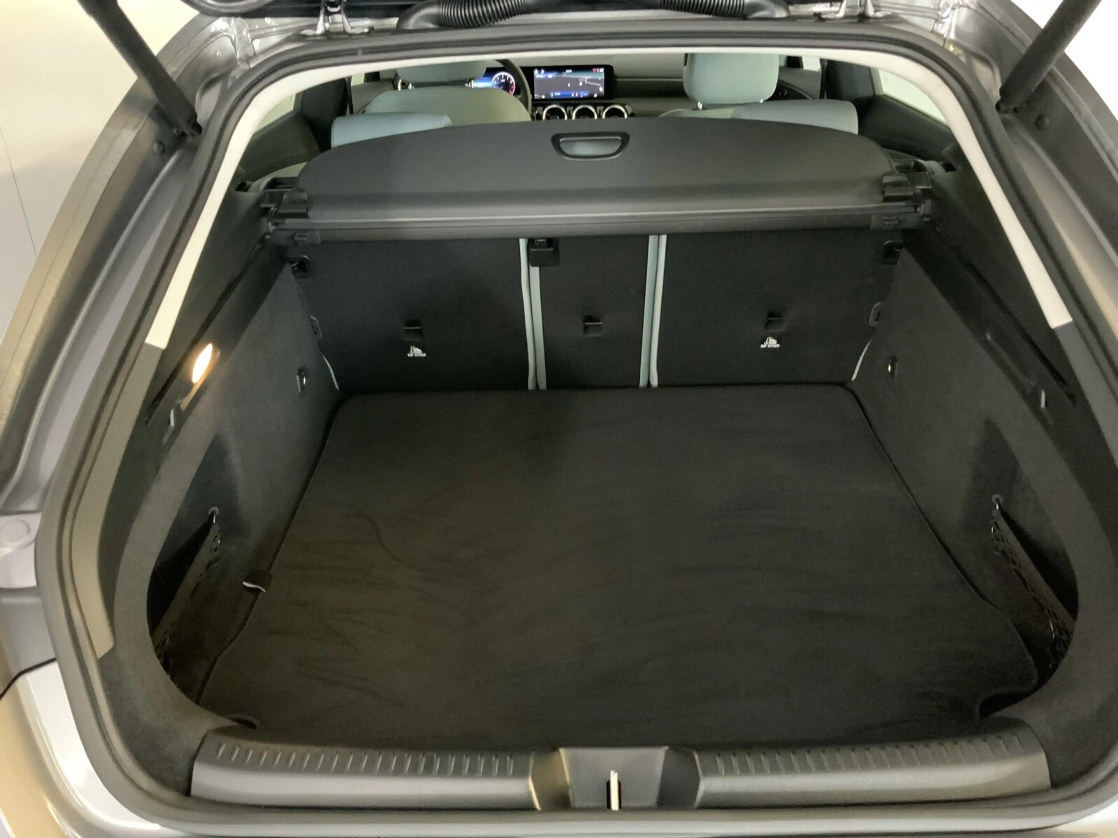 Mercedes-Benz CLA 180 CLA 180 SB Progressive AHK Winter-Paket RüKamera — photo 7