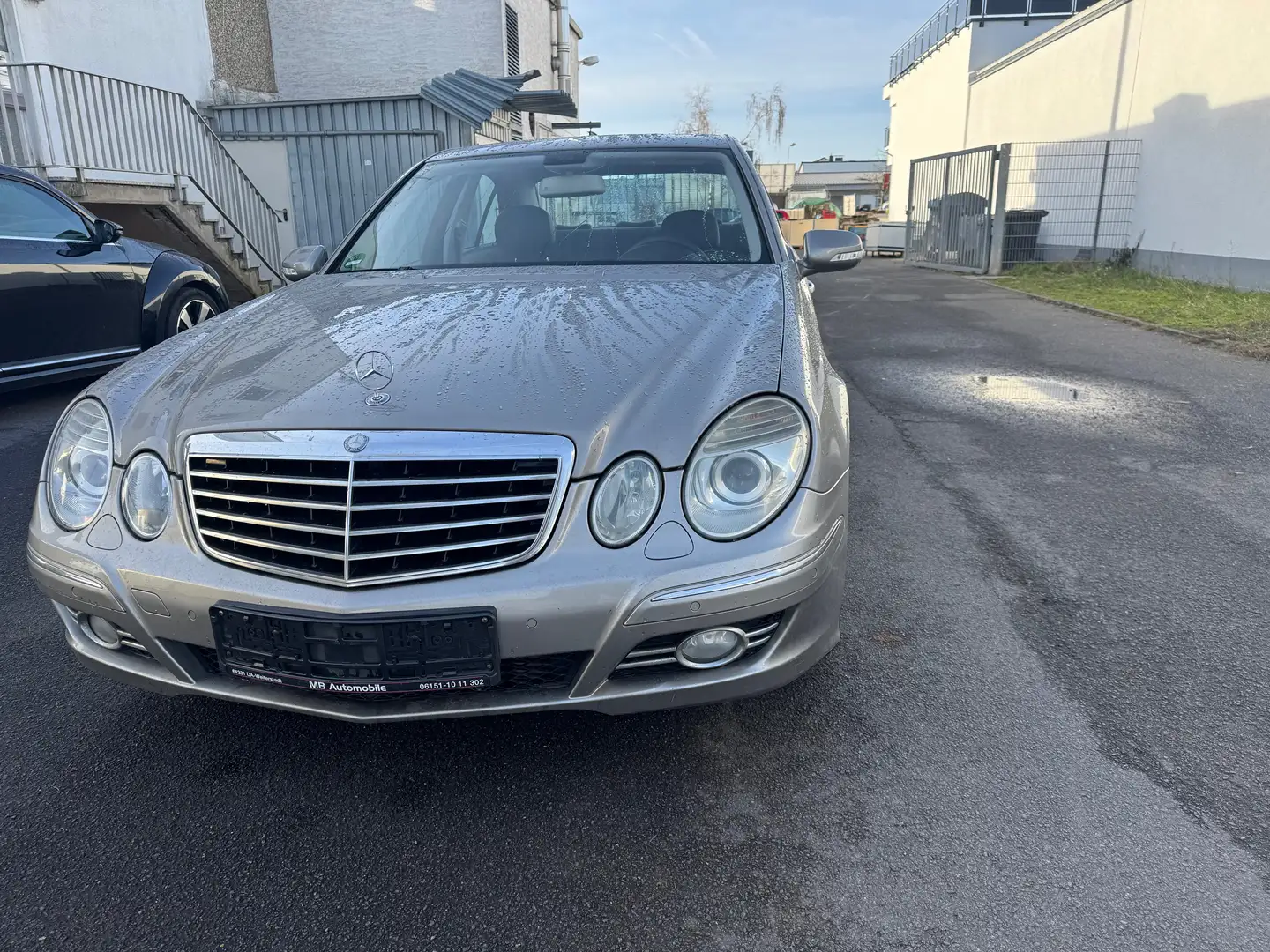 Mercedes-Benz E 220 E 220 CDI Automatik Avantgarde BusinessEDITION Gold - 2