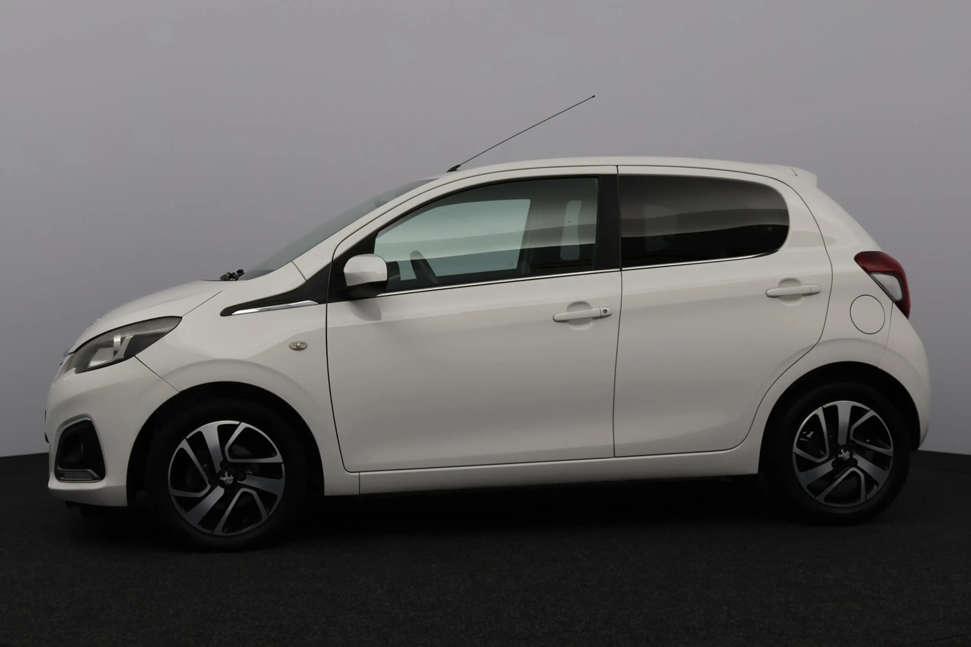 Peugeot 108 1.0 VTi Allure/ AUTOMAAT!/ LED Dagrijverl./ Media- — photo 4
