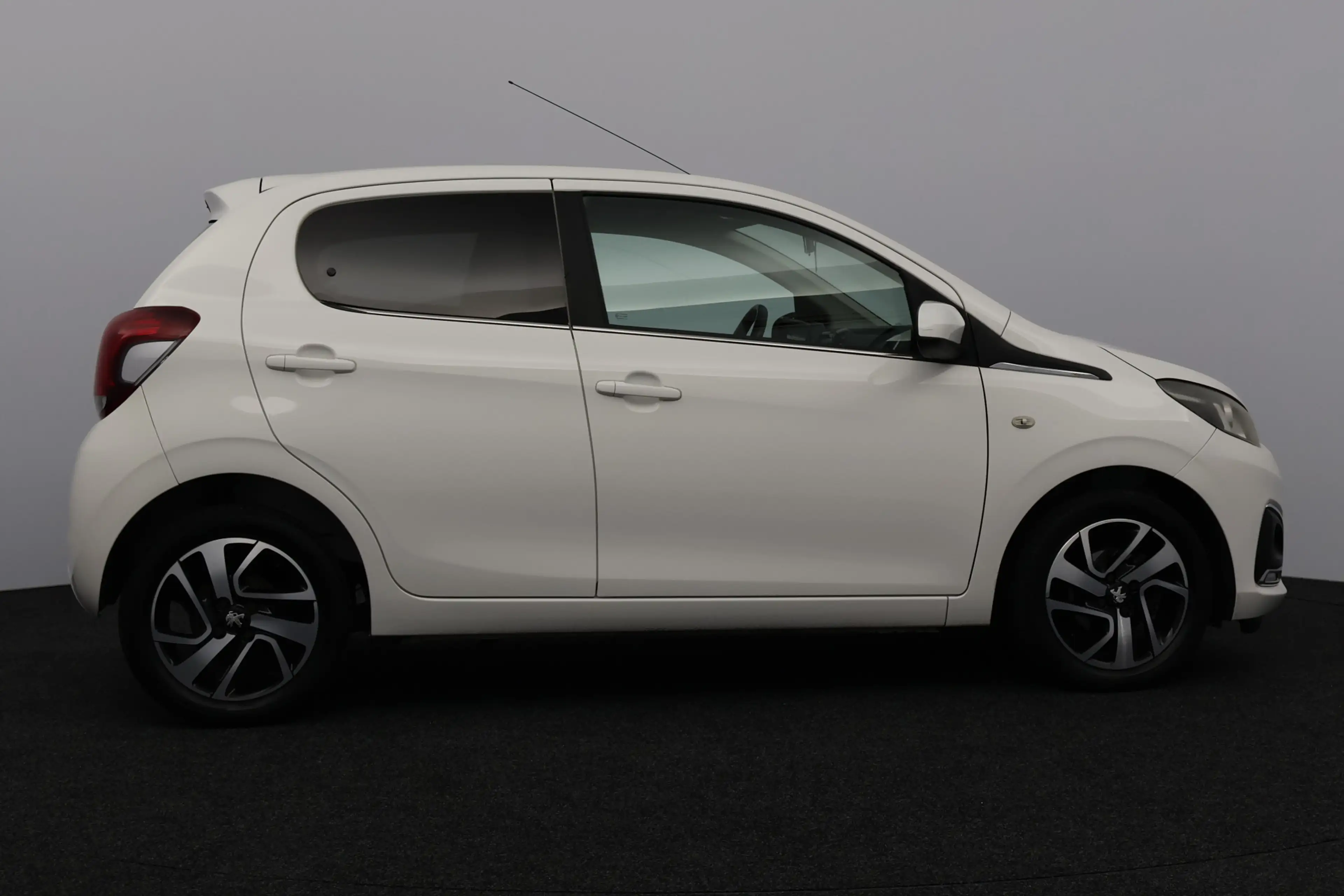 Peugeot 108 1.0 VTi Allure/ AUTOMAAT!/ LED Dagrijverl./ Media- — photo 17