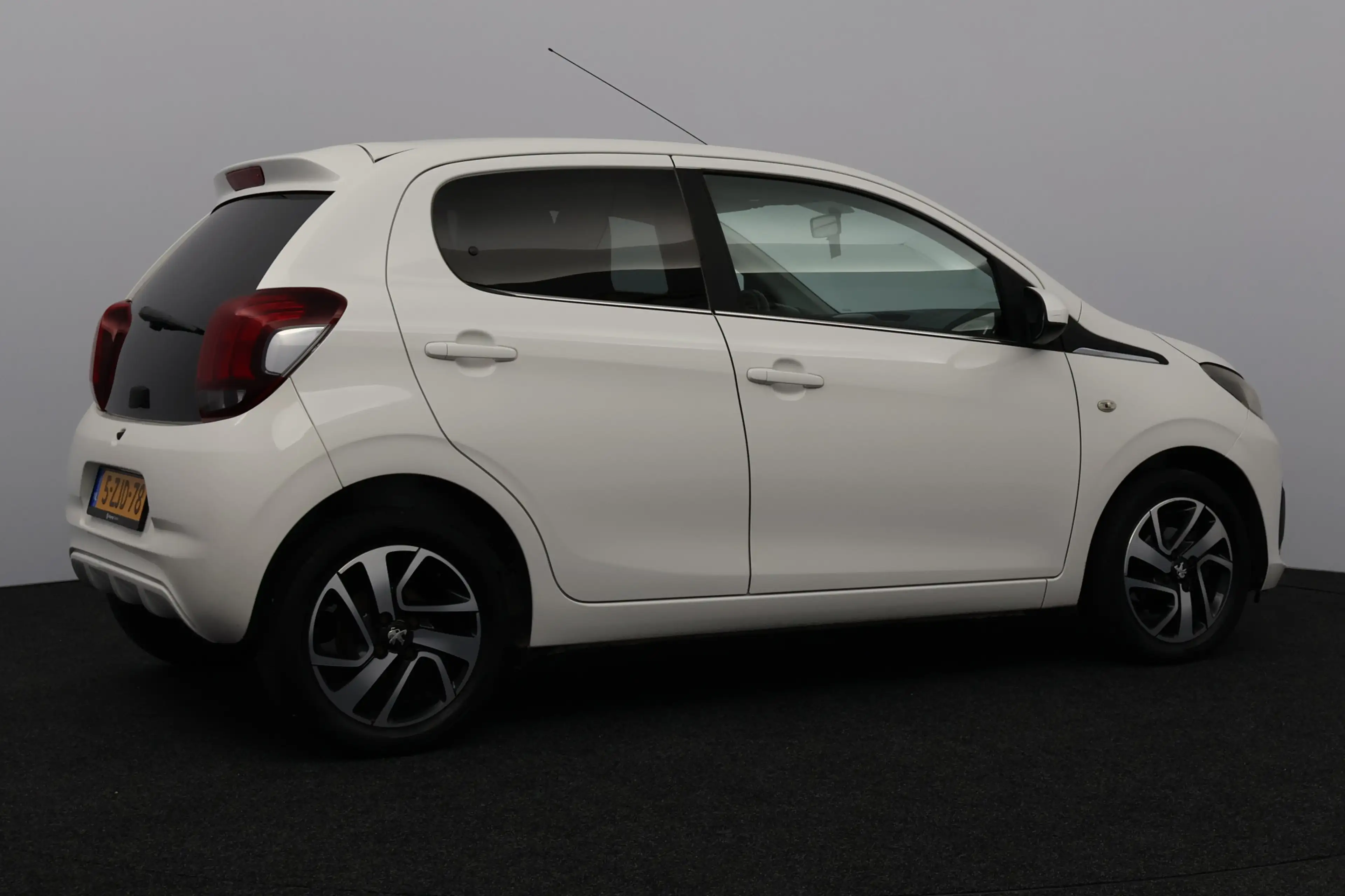 Peugeot 108 1.0 VTi Allure/ AUTOMAAT!/ LED Dagrijverl./ Media- — photo 12