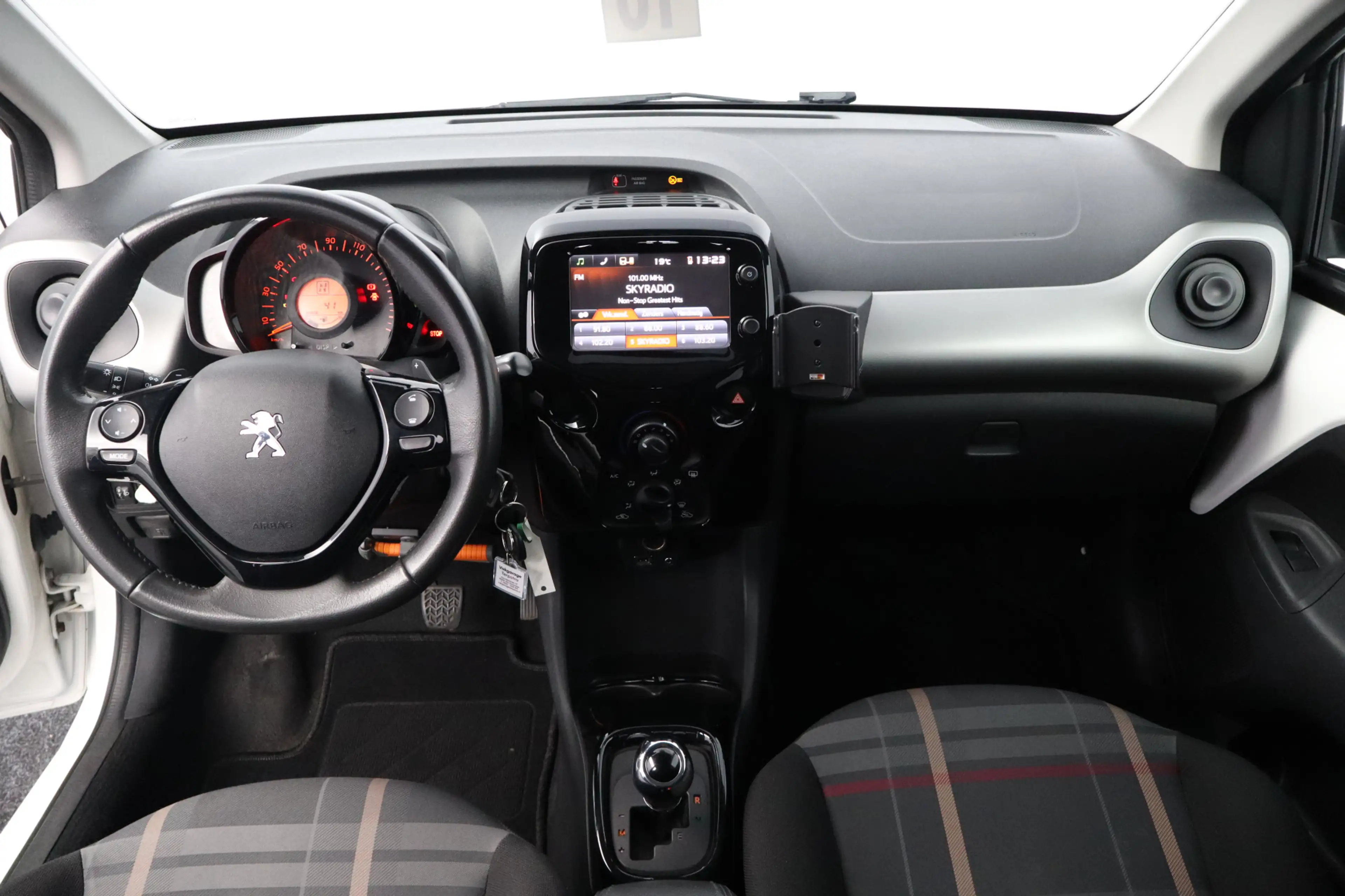 Peugeot 108 1.0 VTi Allure/ AUTOMAAT!/ LED Dagrijverl./ Media- — photo 37