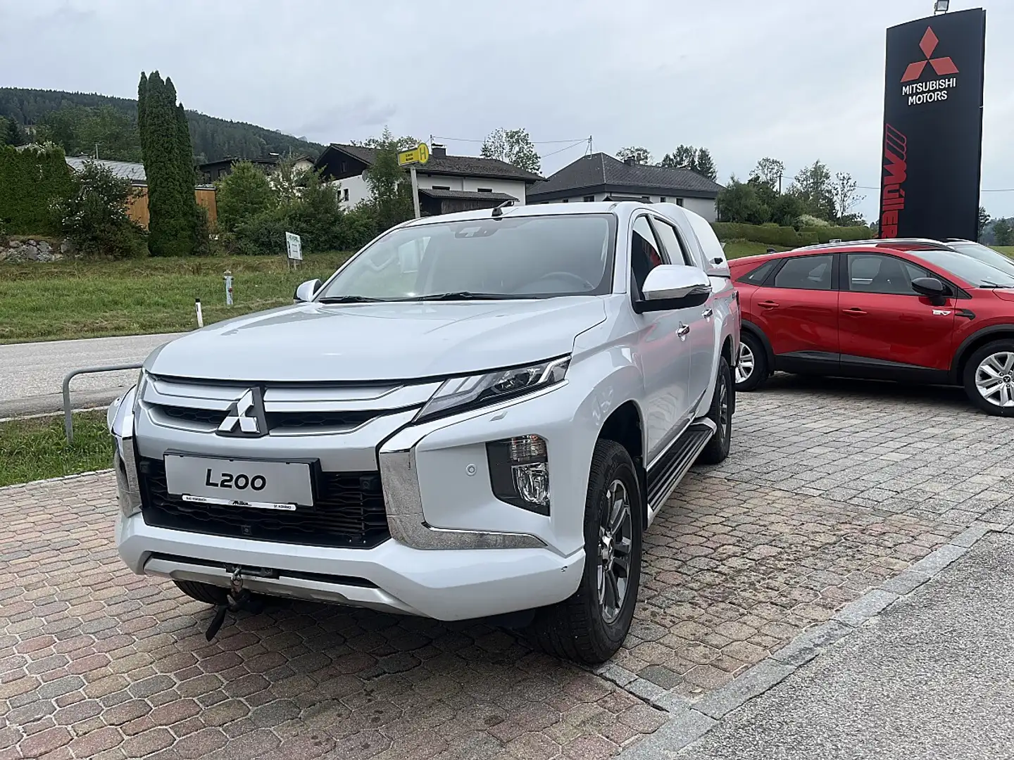 Mitsubishi L200 L 200 2,2 DI-D HP 4WD Doppelkabine Diamond Aut. Weiß - 1