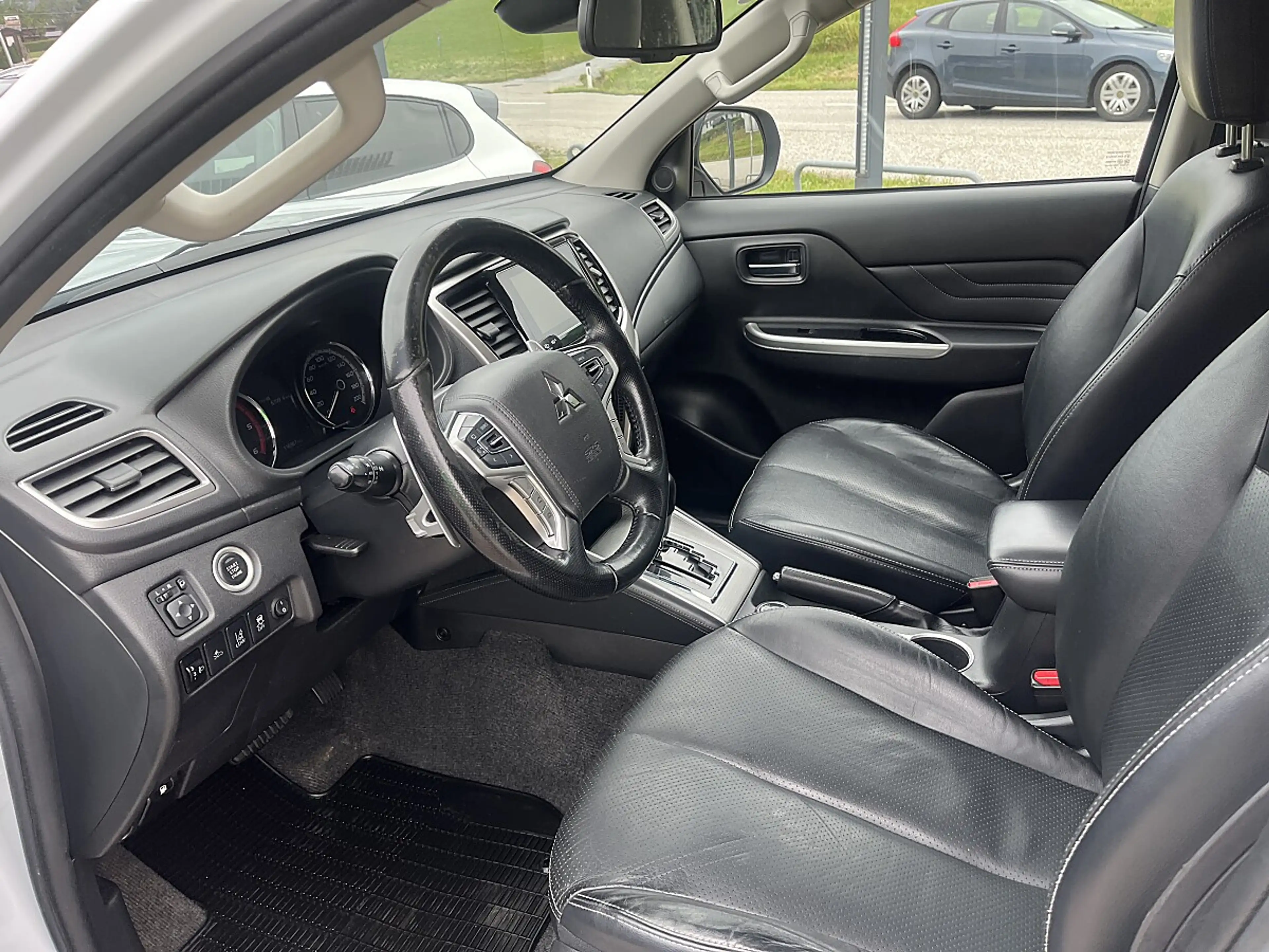 Mitsubishi L200 L 200 2,2 DI-D HP 4WD Doppelkabine Diamond Aut. — photo 8