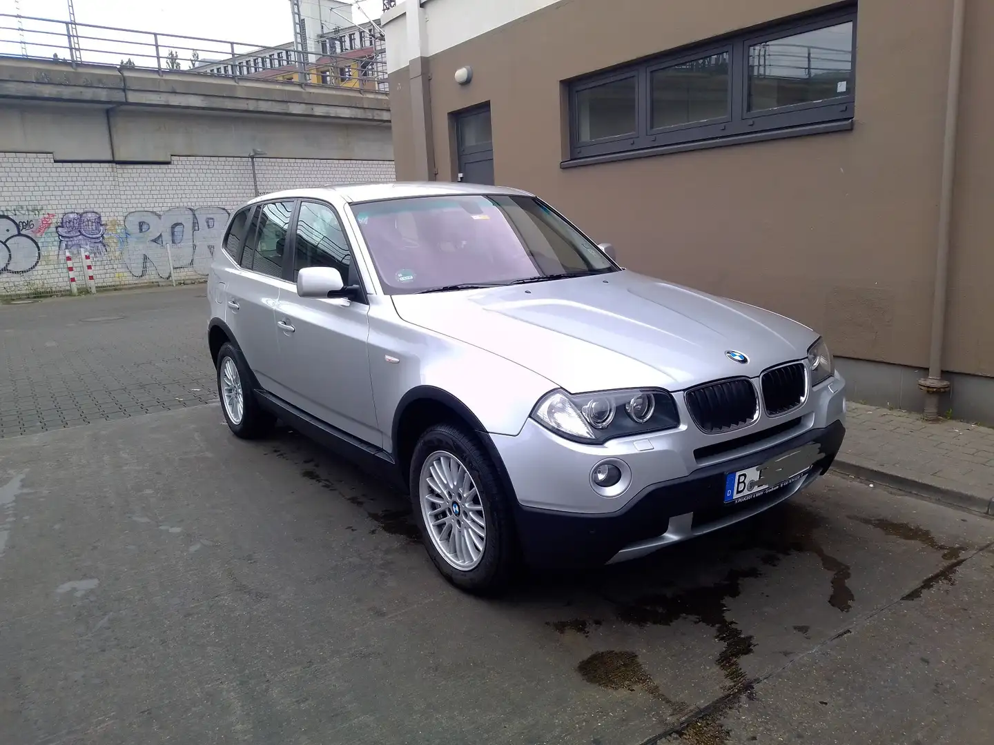 BMW X3 2.0d Aut. Silber - 1