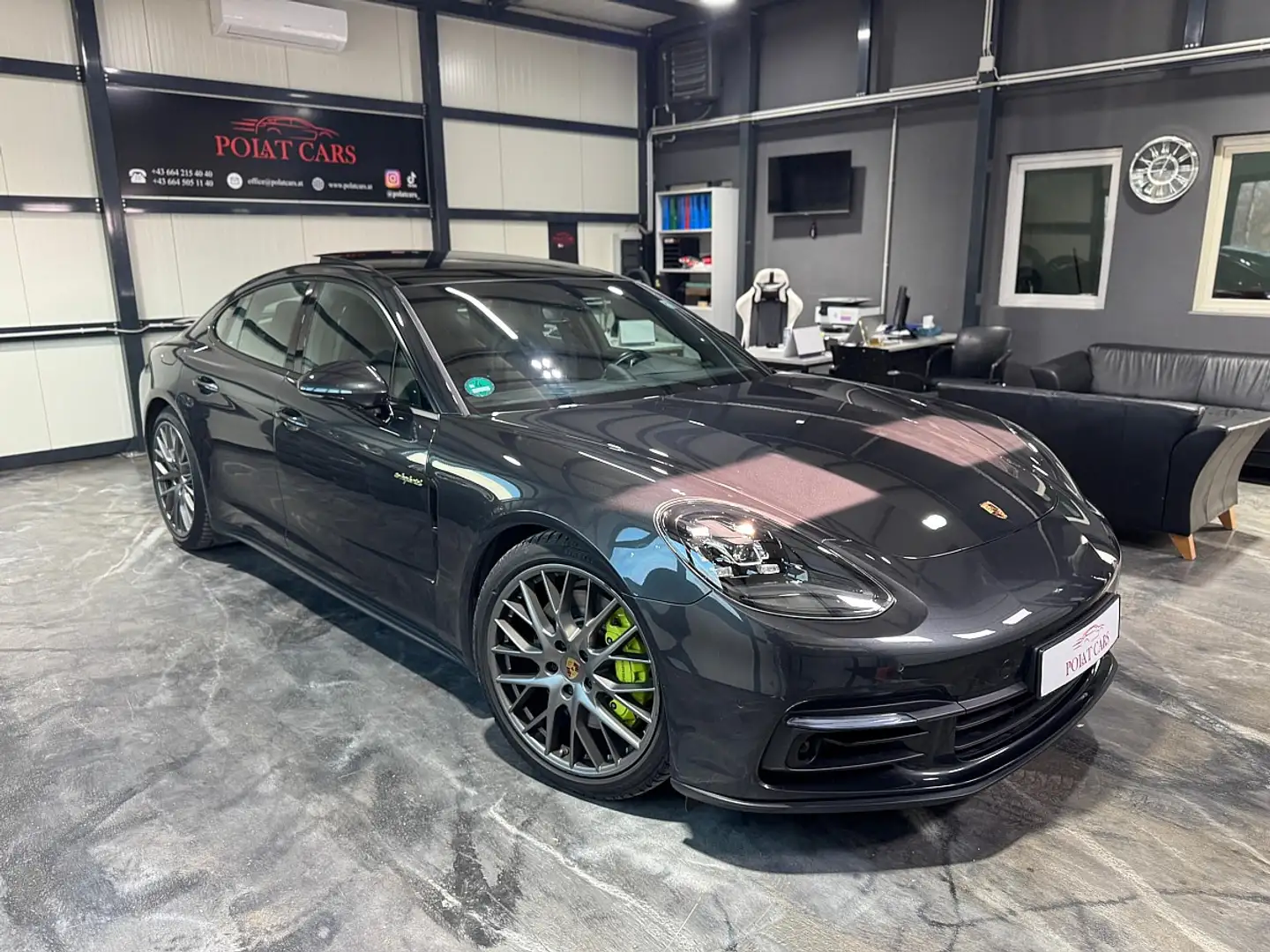 Porsche Panamera 4 E-Hybrid PHEV Executive Aut. Grau - 1
