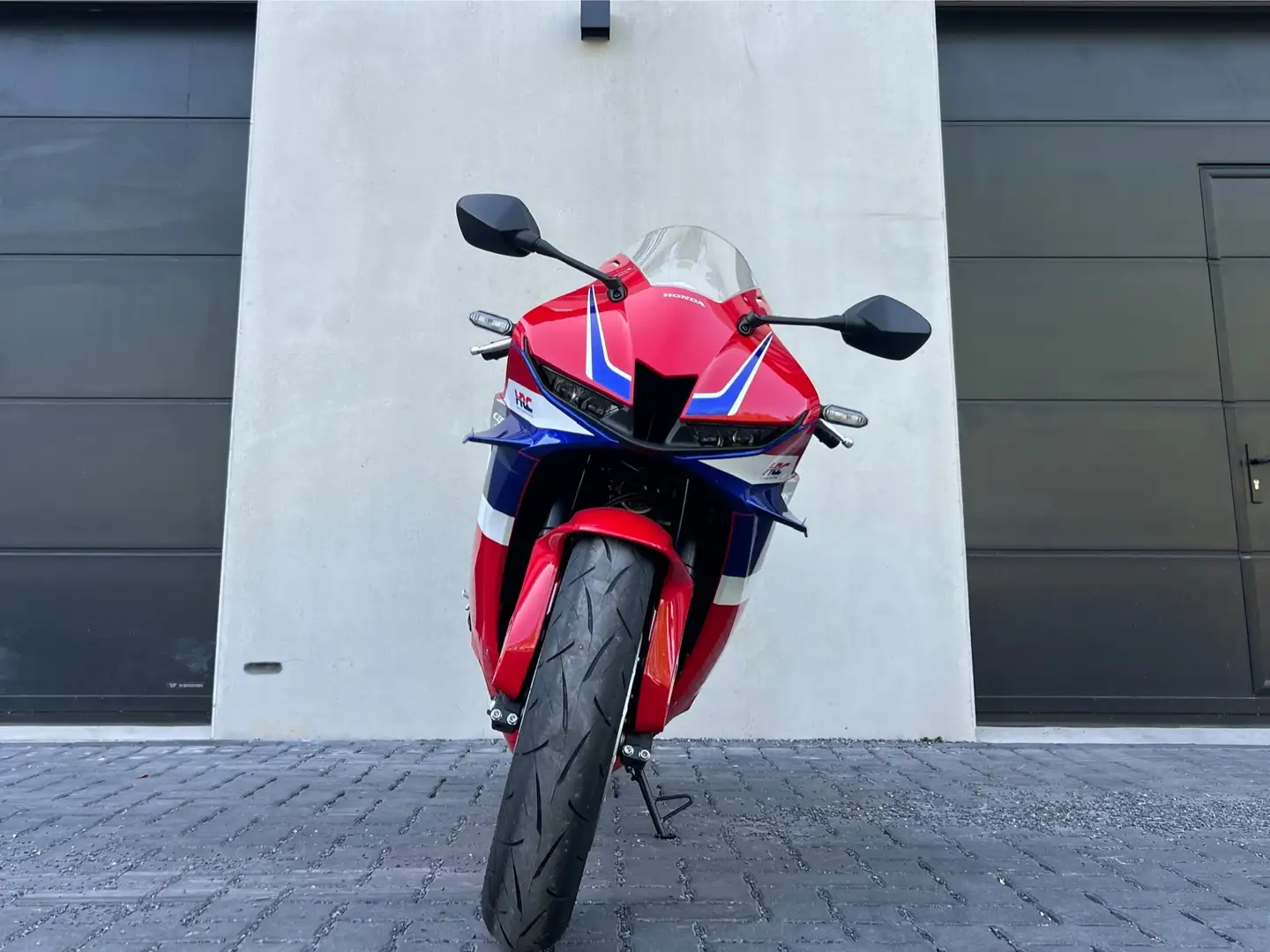 Honda CBR 600 2025, Disponible, 6 ans de garantie. Rouge - 2